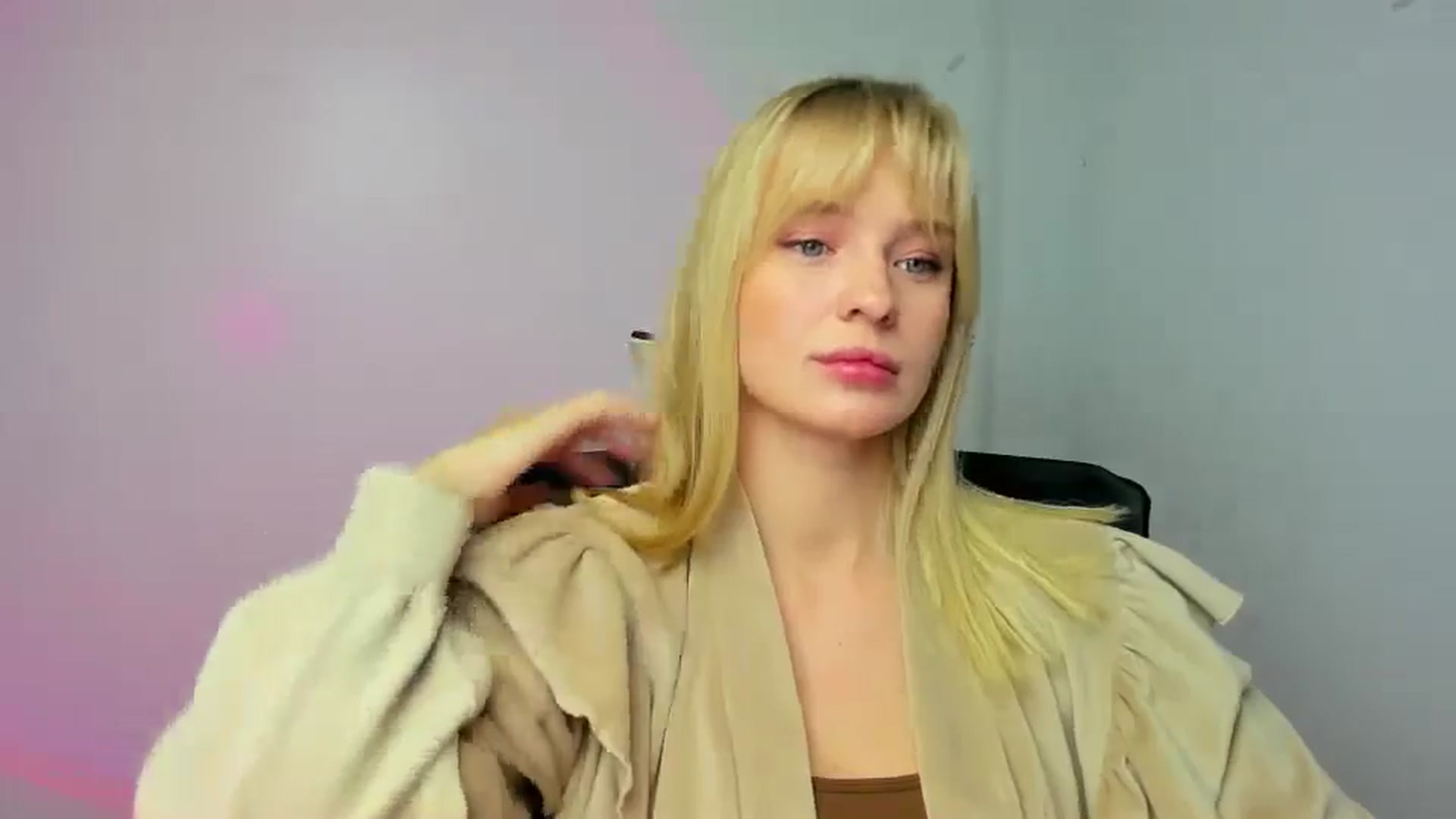 Gallery image thumbnail from Bella_amorere's myfreecams stream on, 12/06/2024, 13:27 image 9 of 20