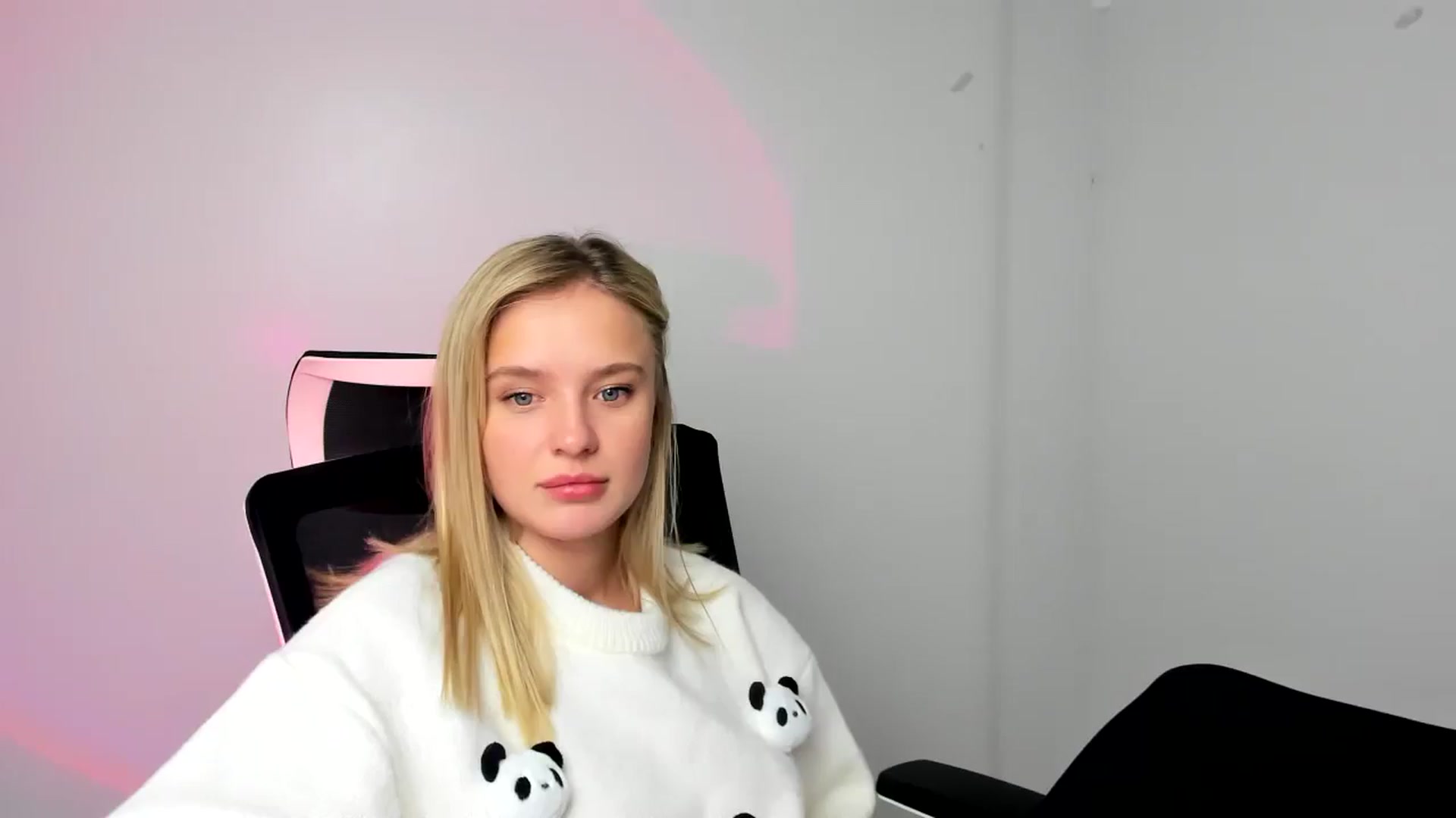 Gallery image thumbnail from Bella_amorere's myfreecams stream on, 12/07/2024, 10:37 image 1 of 20