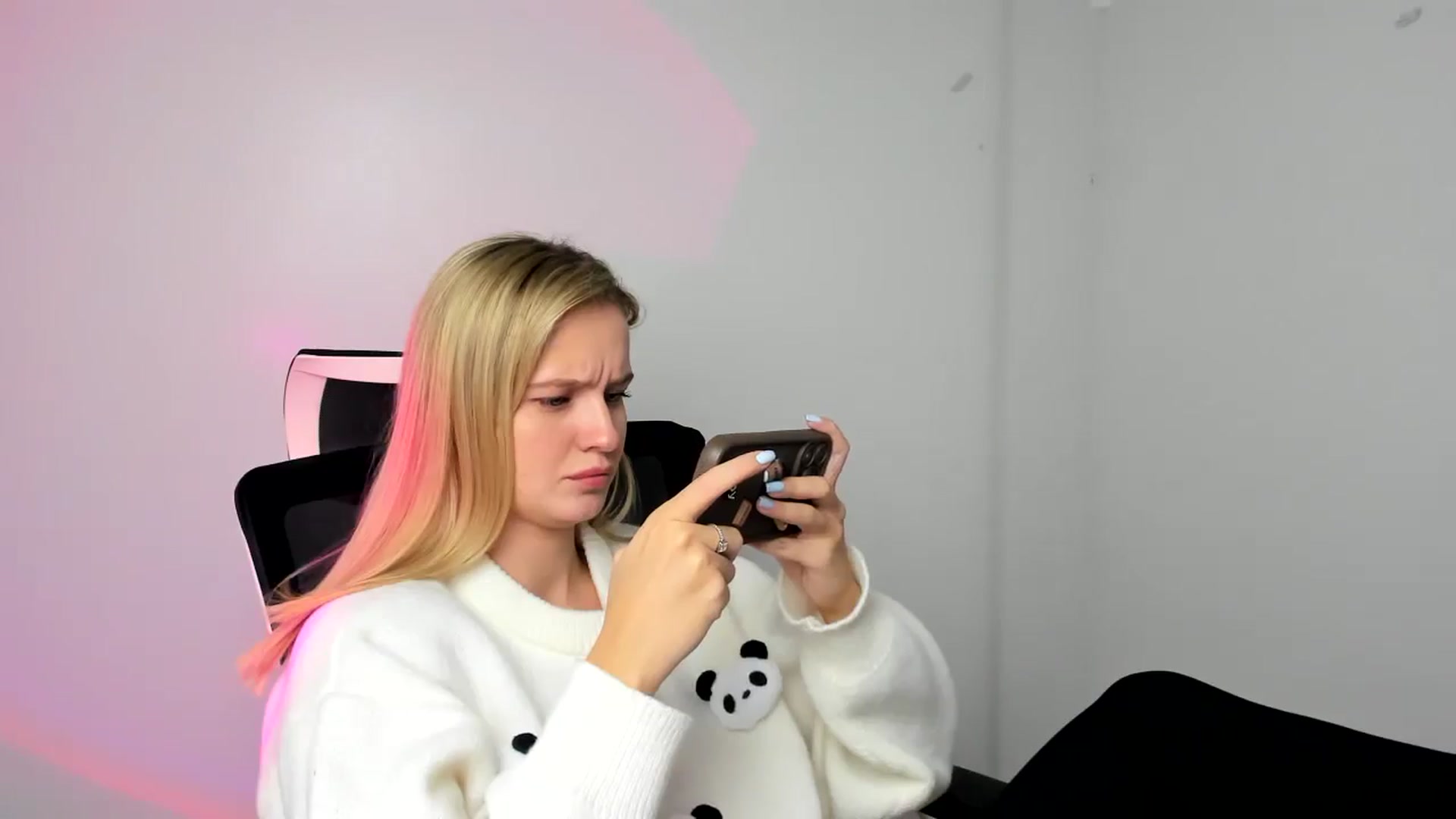 Gallery image thumbnail from Bella_amorere's myfreecams stream on, 12/07/2024, 10:37 image 20 of 20