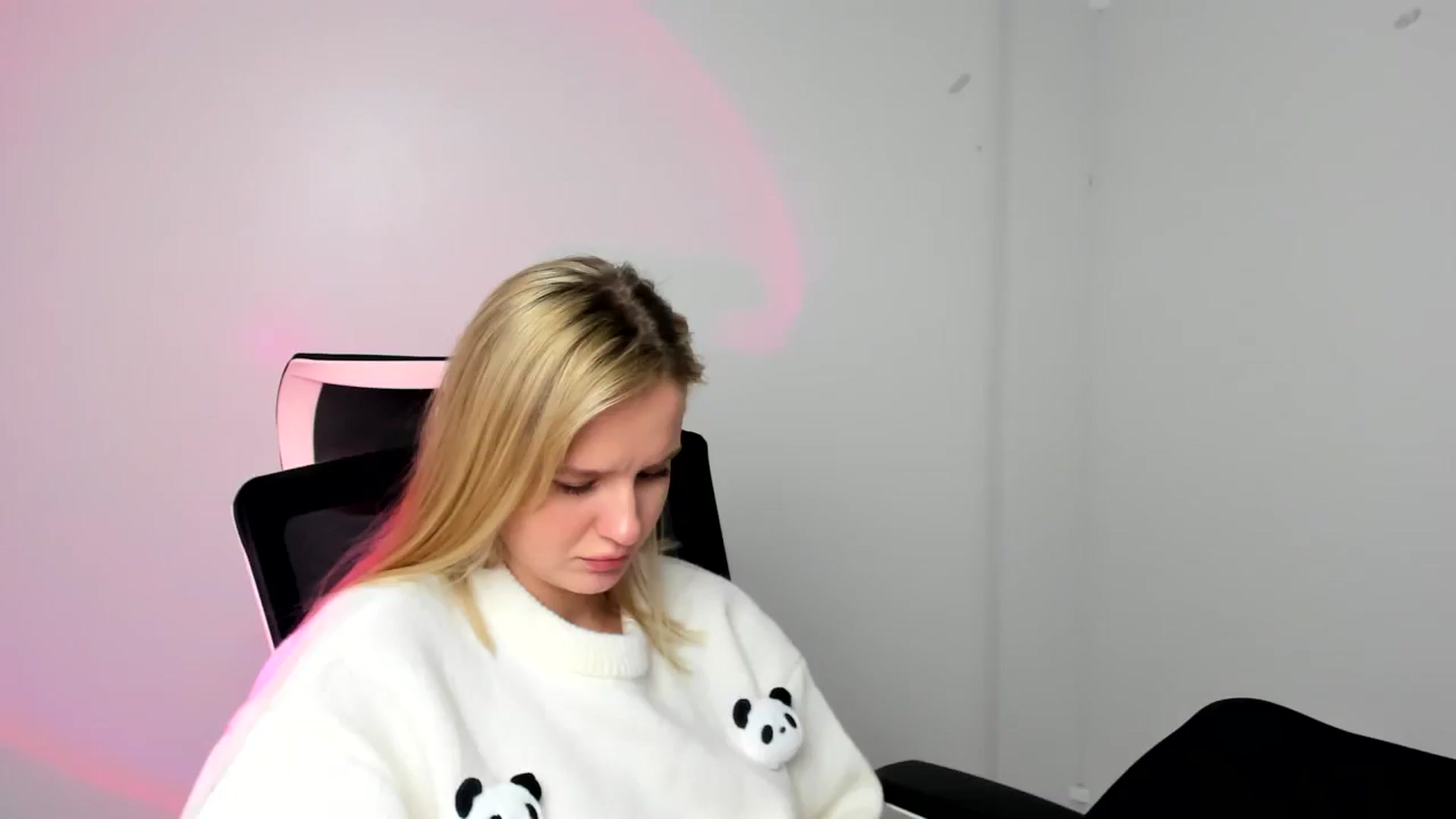Gallery image thumbnail from Bella_amorere's myfreecams stream on, 12/07/2024, 10:37 image 2 of 20