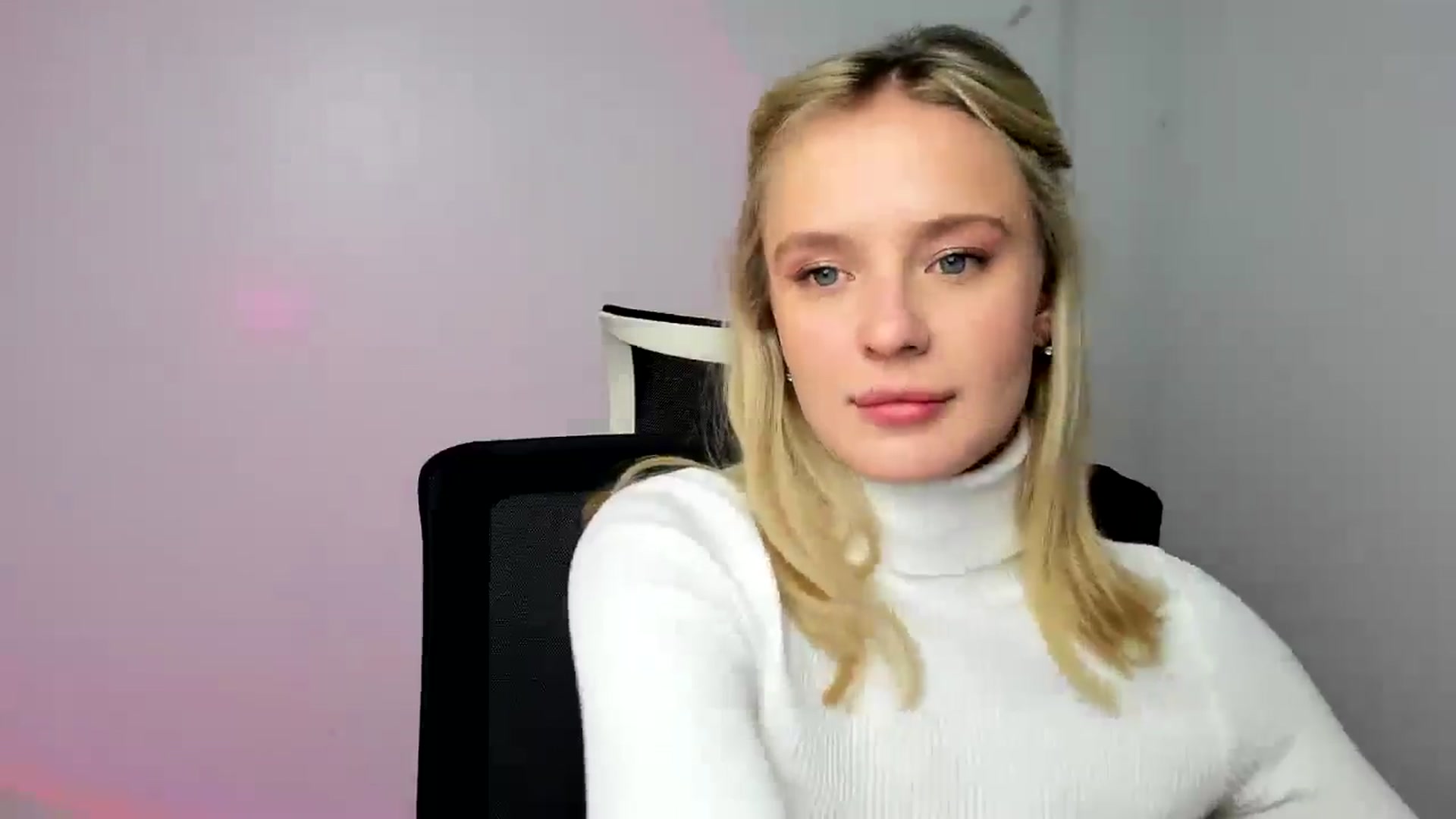 Gallery image thumbnail from Bella_amorere's myfreecams stream on, 12/08/2024, 13:23 image 13 of 20
