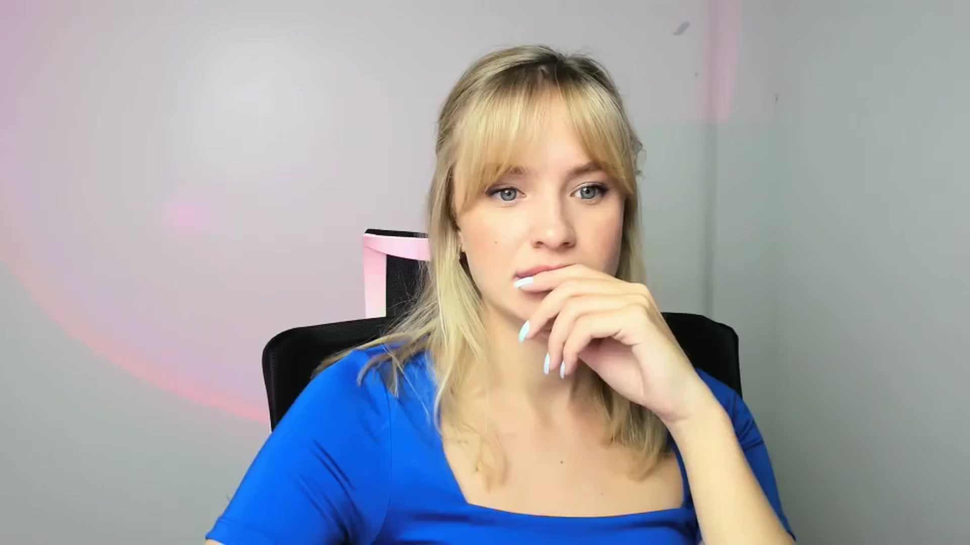 Gallery image thumbnail from Bella_amorere's myfreecams stream on, 12/09/2024, 13:46 image 18 of 20