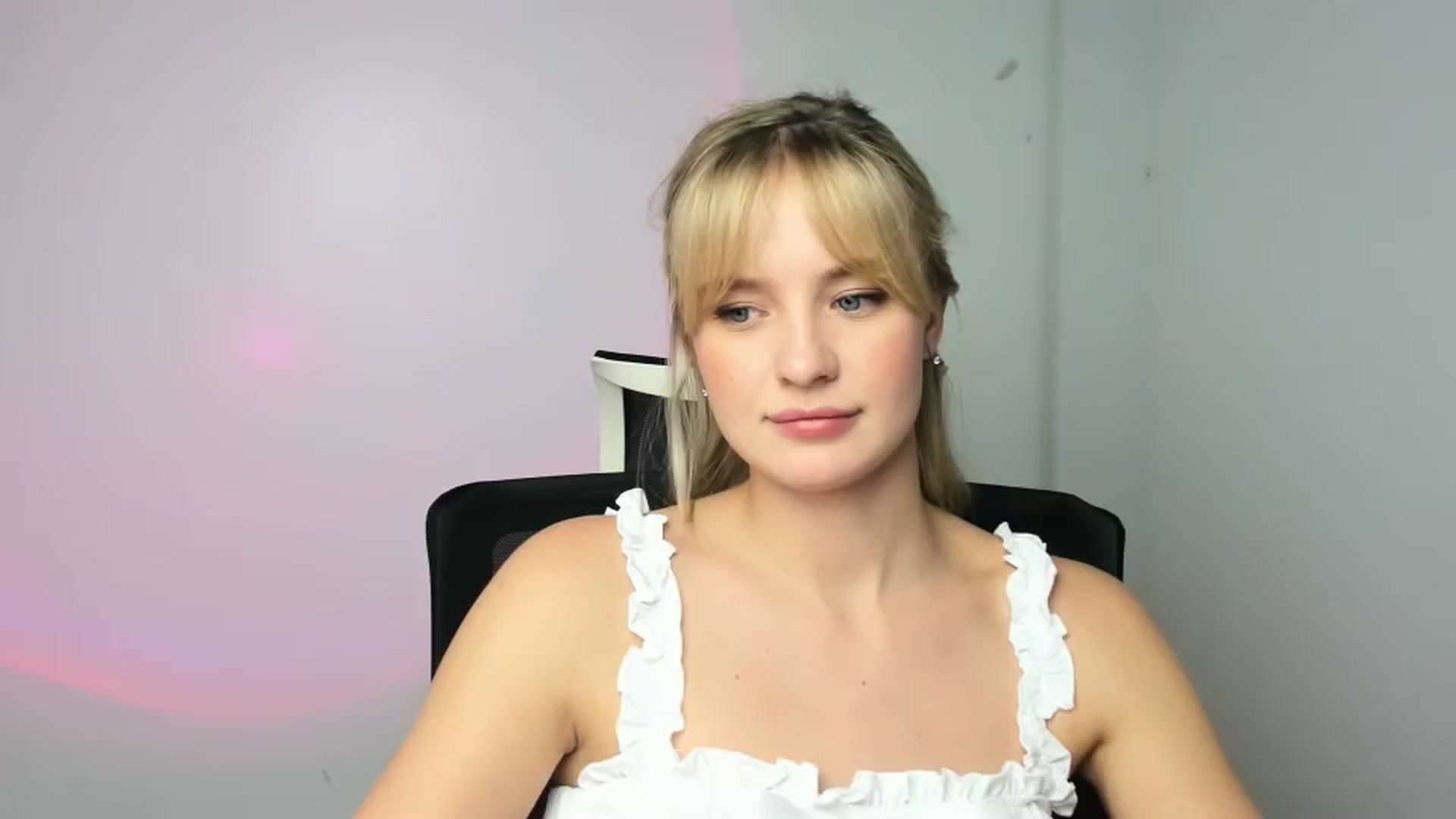 Gallery image thumbnail from Bella_amorere's myfreecams stream on, 12/09/2024, 17:15 image 1 of 20