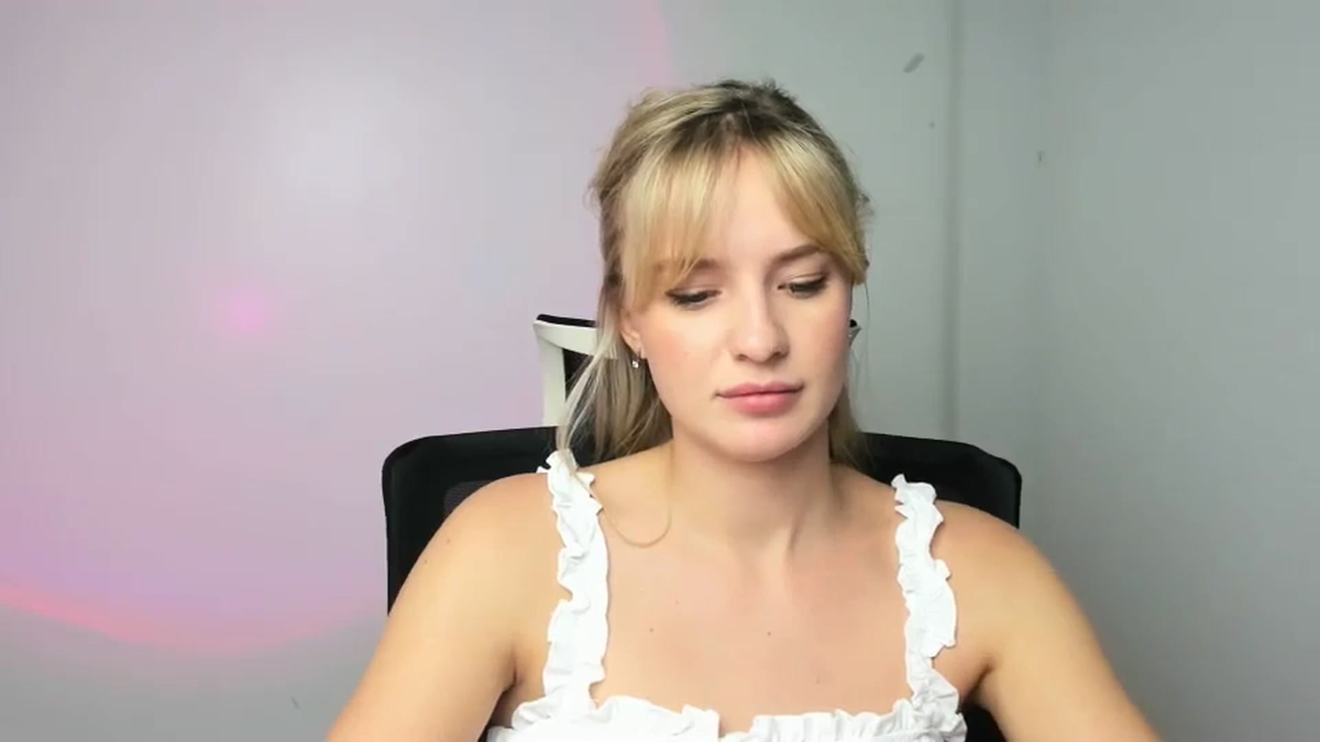 Gallery image thumbnail from Bella_amorere's myfreecams stream on, 12/09/2024, 17:15 image 5 of 20