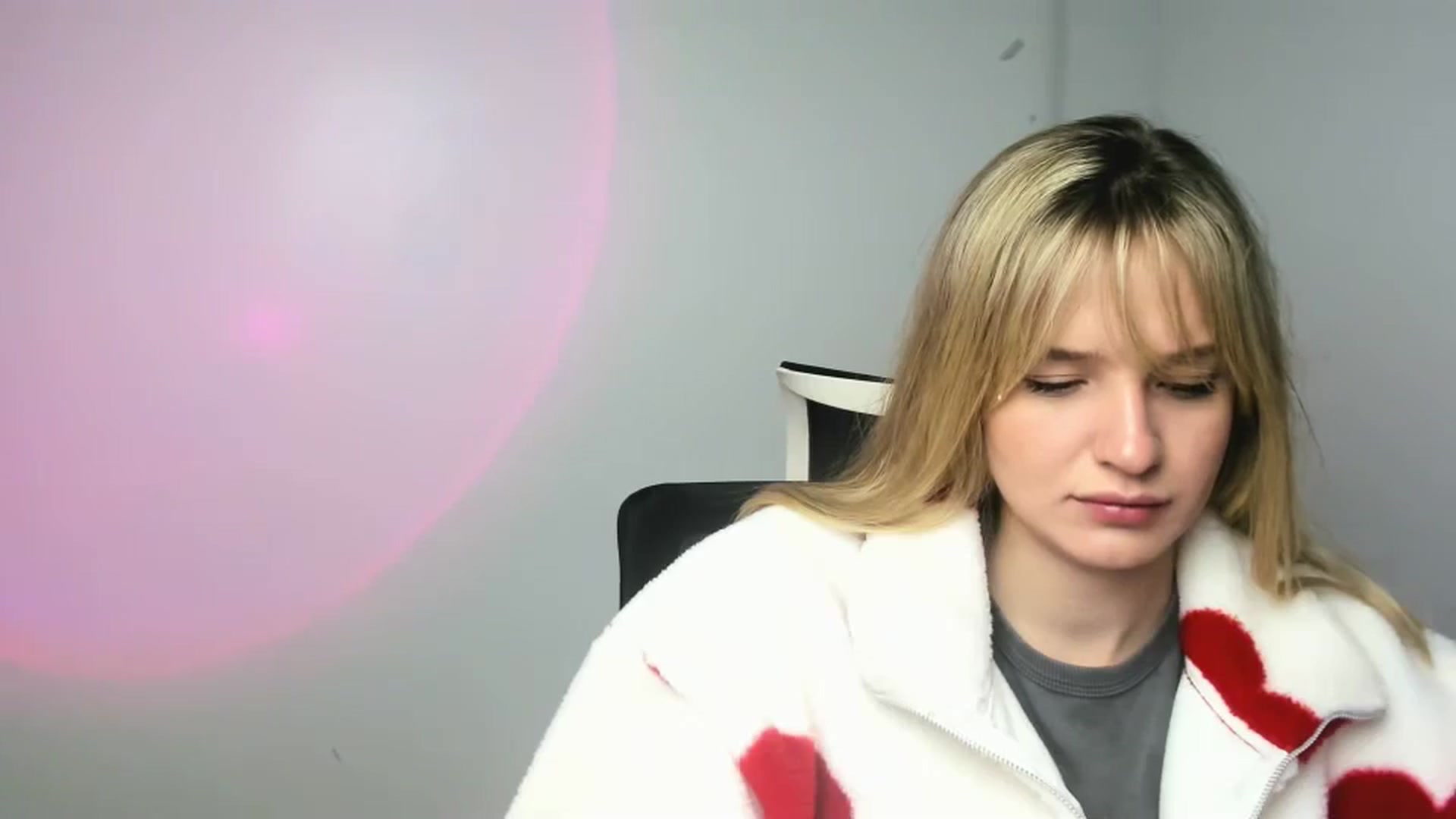 Gallery image thumbnail from Bella_amorere's myfreecams stream on, 12/12/2024, 06:49 image 15 of 20