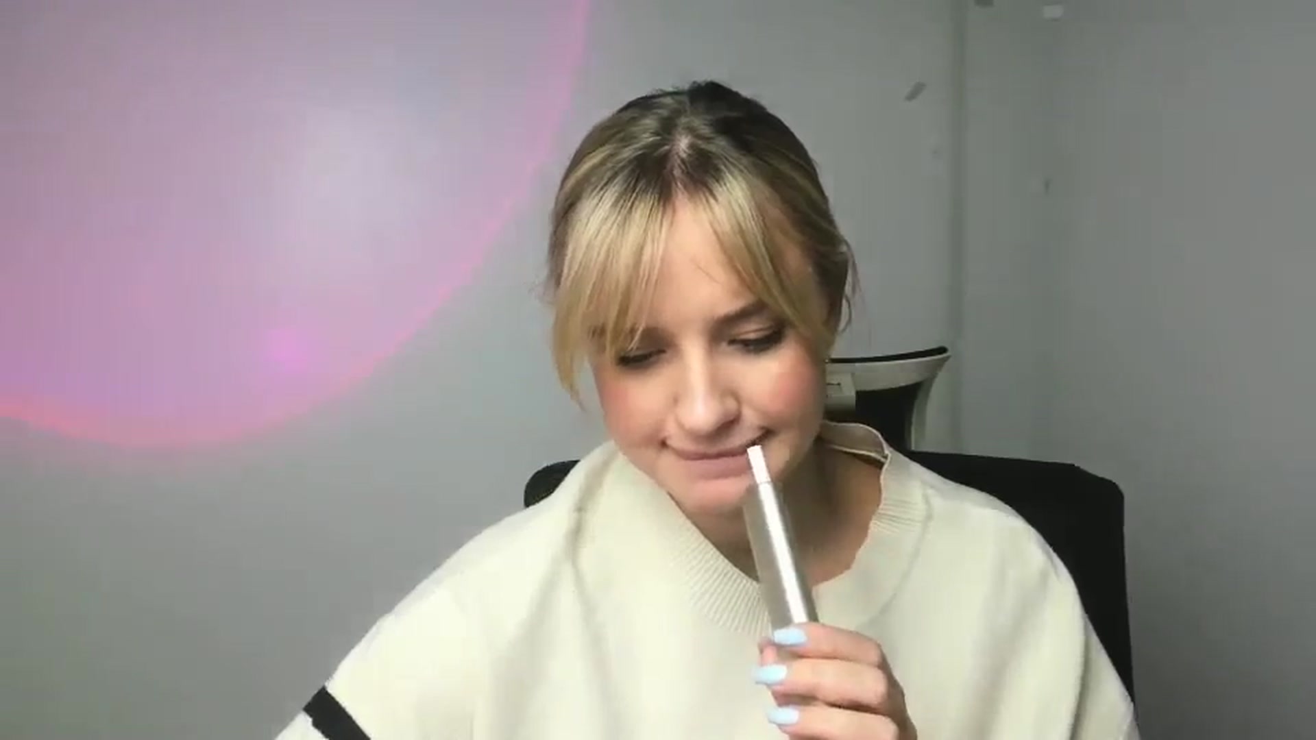 Gallery image thumbnail from Bella_amorere's myfreecams stream on, 12/15/2024, 13:58 image 10 of 20