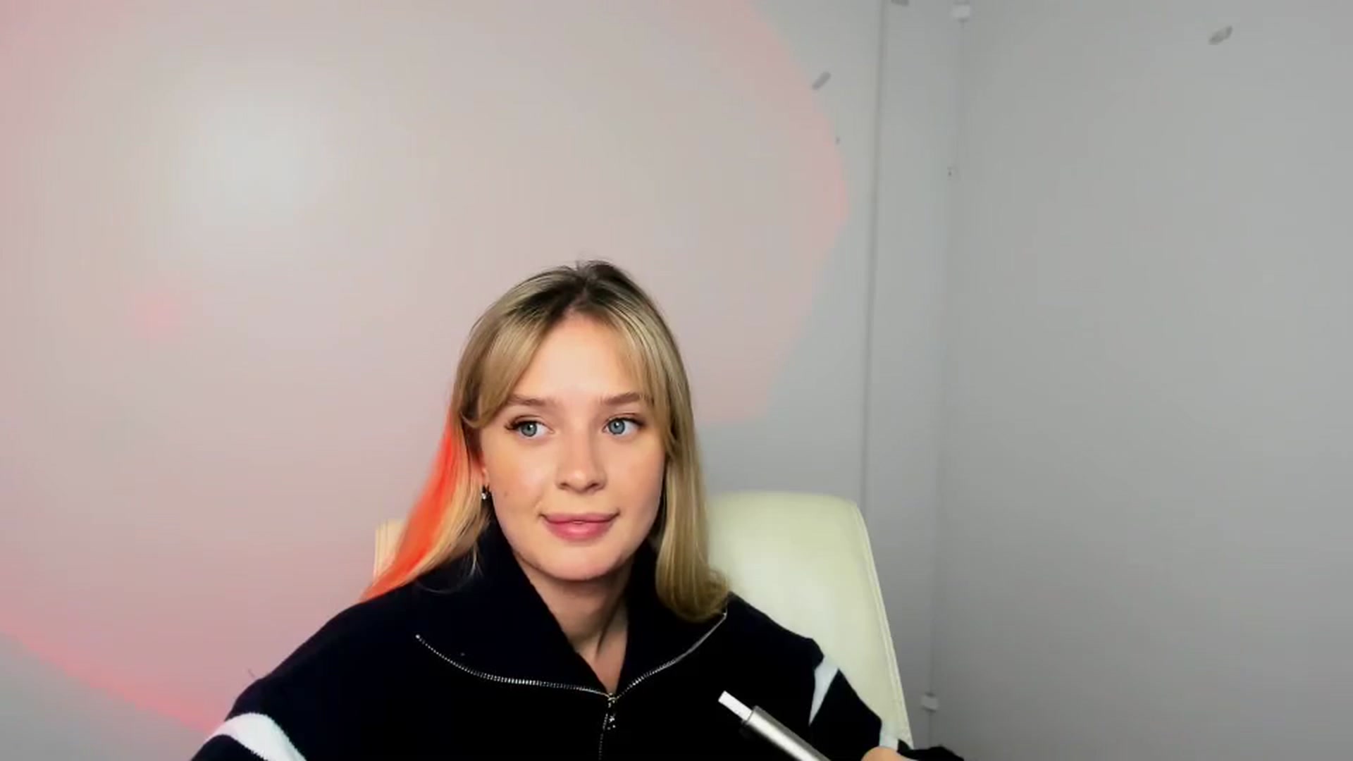 Gallery image thumbnail from Bella_amorere's myfreecams stream on, 12/30/2024, 14:51 image 20 of 20
