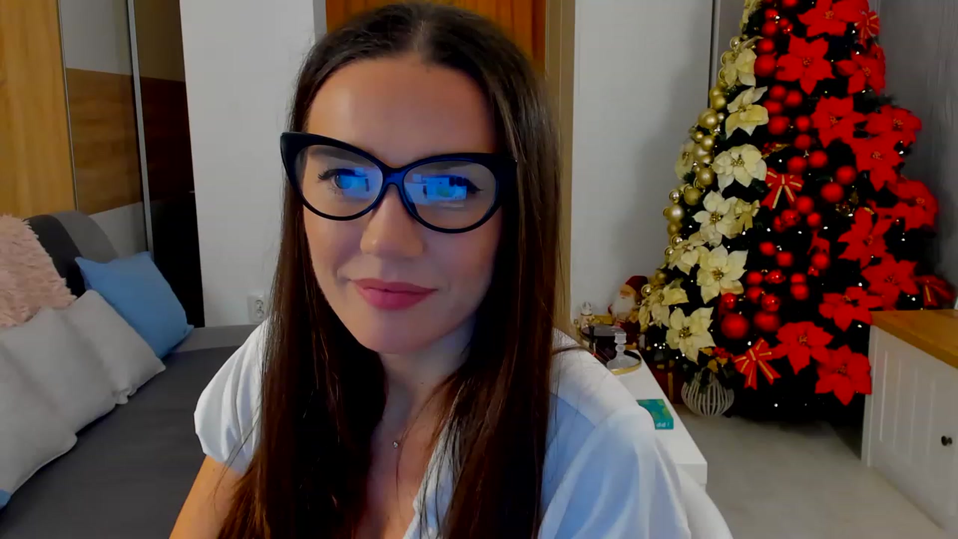 Gallery image thumbnail from BellaaDona's myfreecams stream on, 12/01/2022, 02:18 image 17 of 20