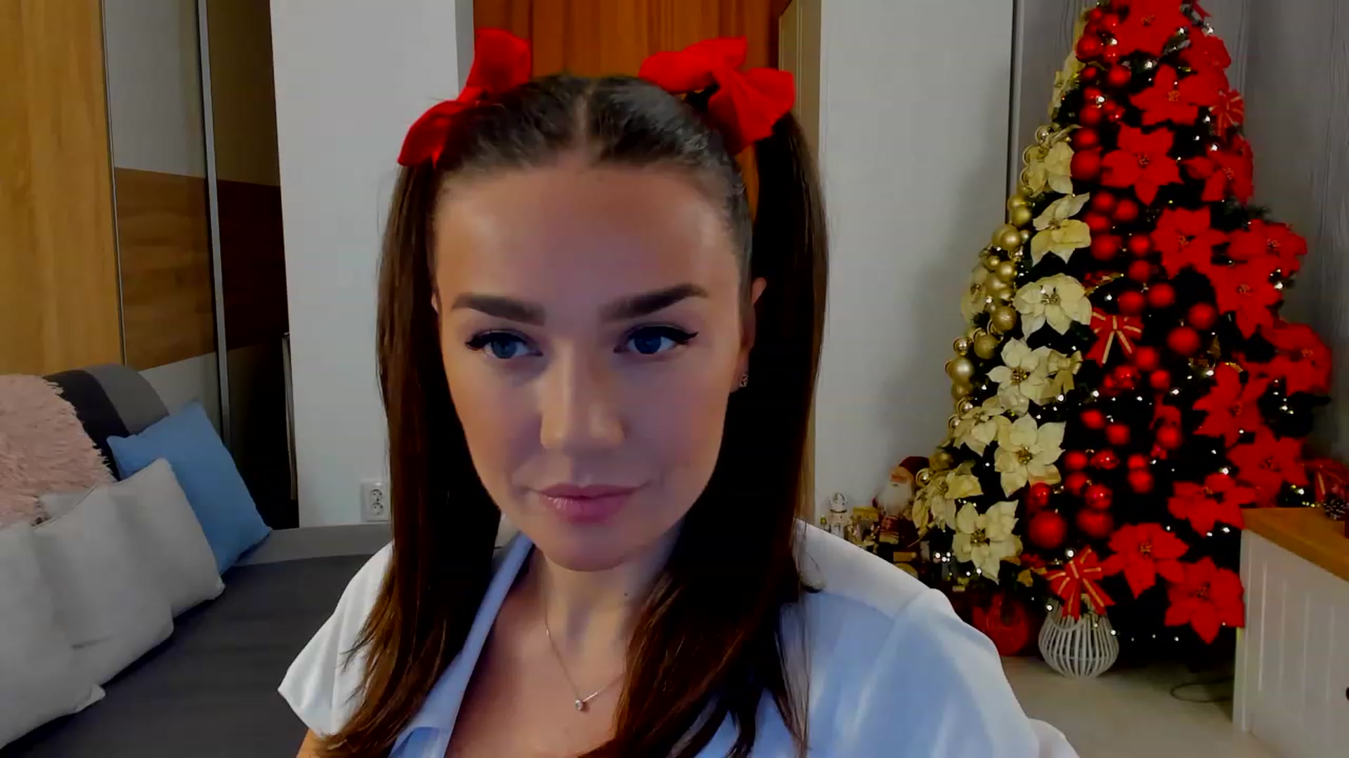 Gallery image thumbnail from BellaaDona's myfreecams stream on, 12/04/2022, 18:19 image 2 of 20