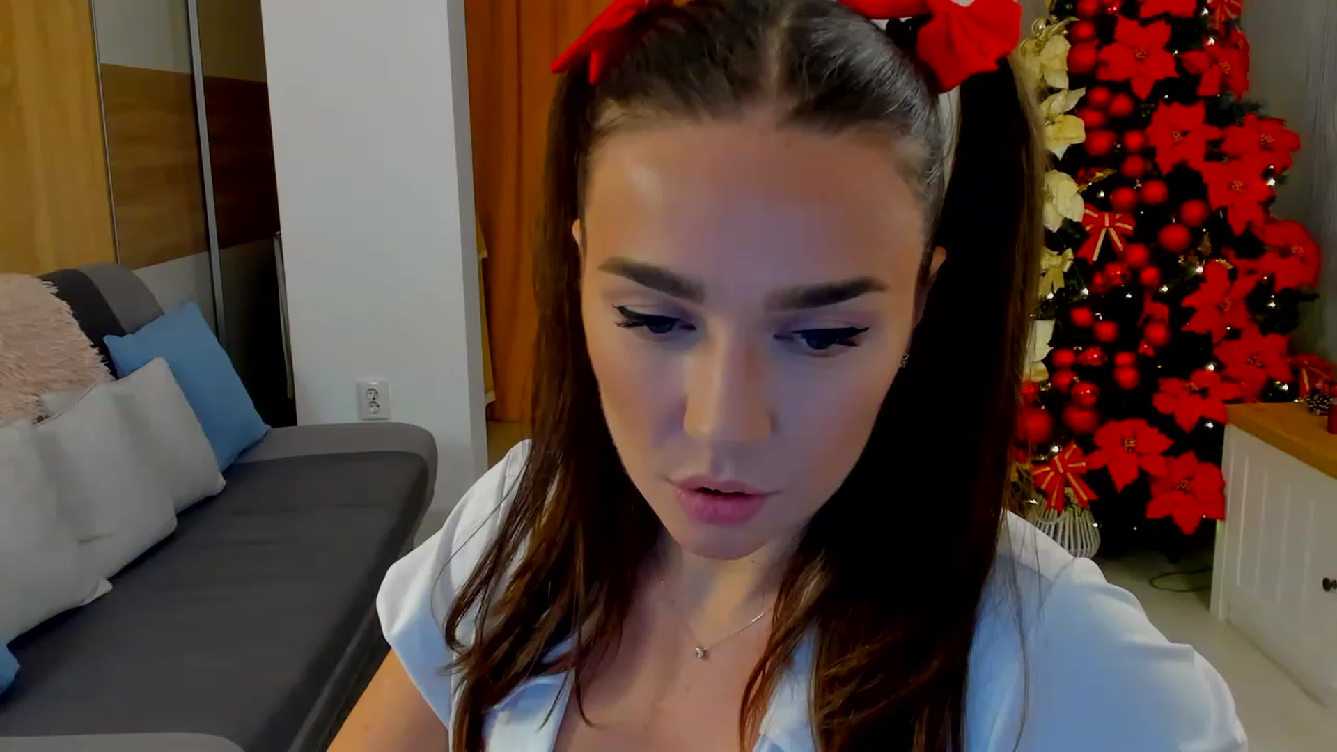 Gallery image thumbnail from BellaaDona's myfreecams stream on, 12/04/2022, 19:40 image 19 of 20