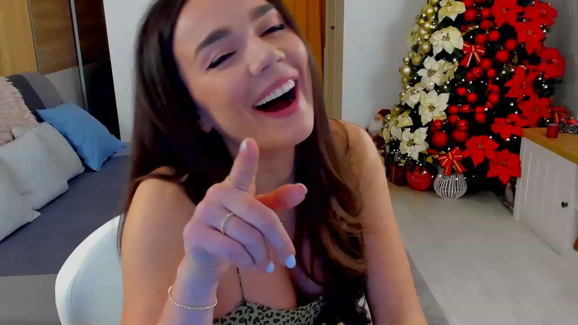 Gallery image thumbnail from BellaaDona's myfreecams stream on, 12/06/2022, 01:41 image 3 of 20