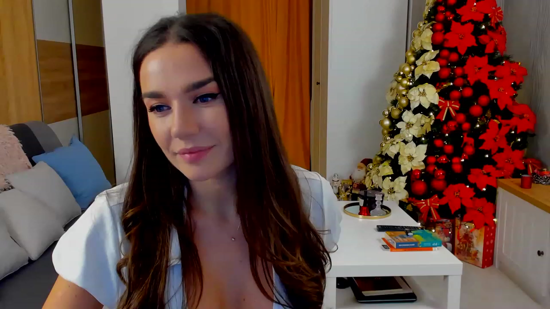 Gallery image thumbnail from BellaaDona's myfreecams stream on, 12/08/2022, 24:08 image 20 of 20