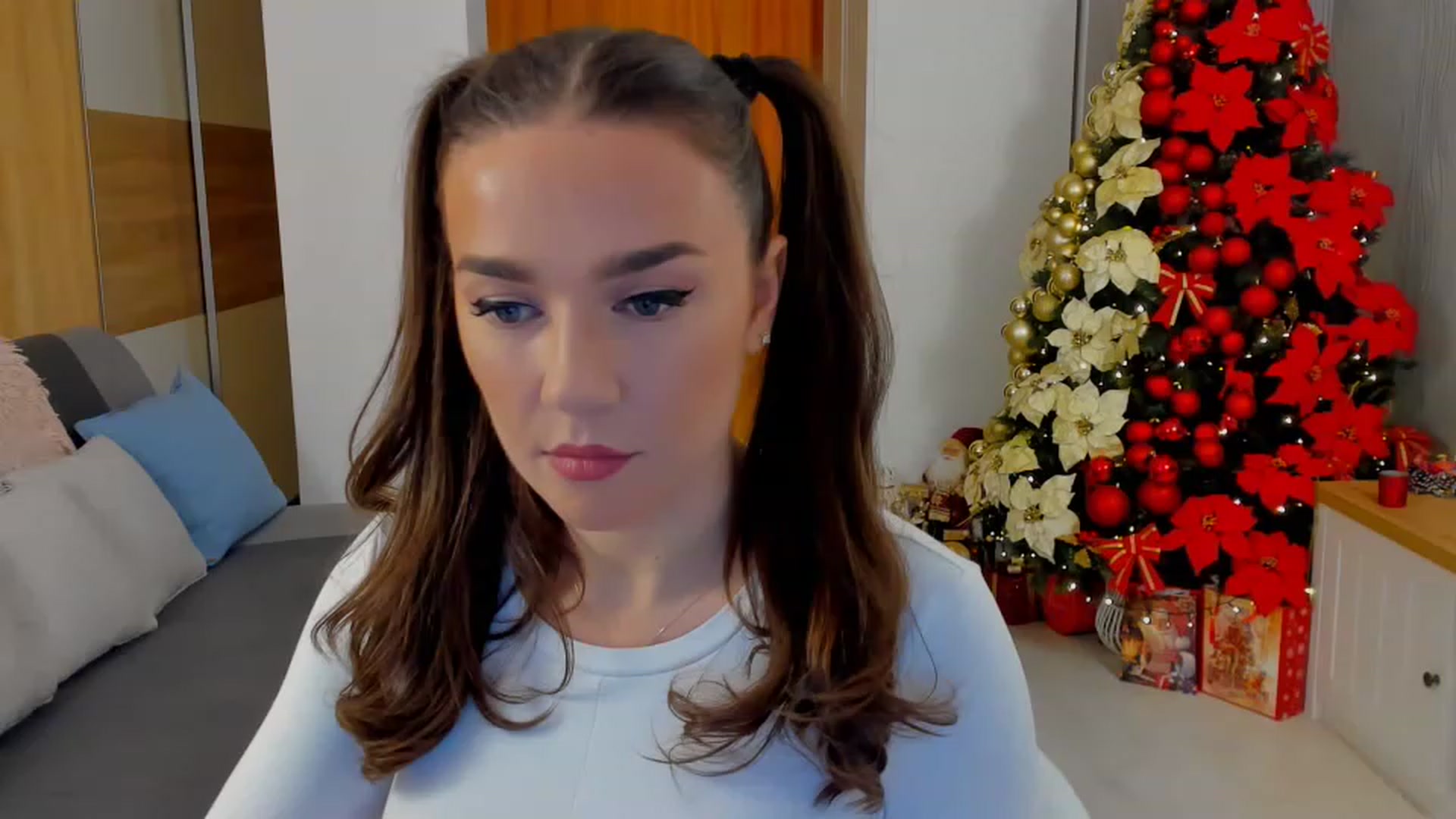 Gallery image thumbnail from BellaaDona's myfreecams stream on, 12/08/2022, 14:29 image 2 of 20