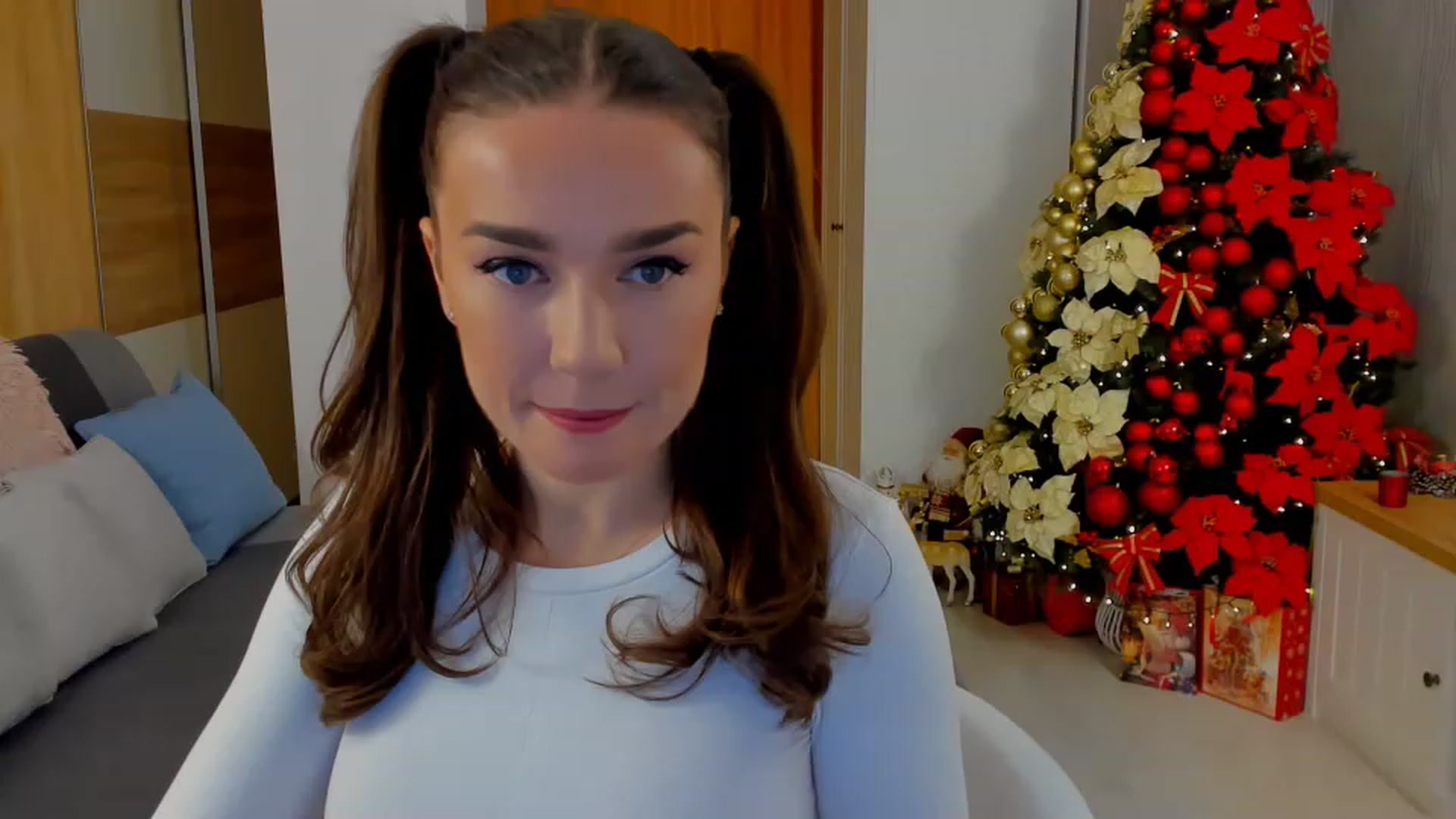 Gallery image thumbnail from BellaaDona's myfreecams stream on, 12/08/2022, 14:29 image 7 of 20