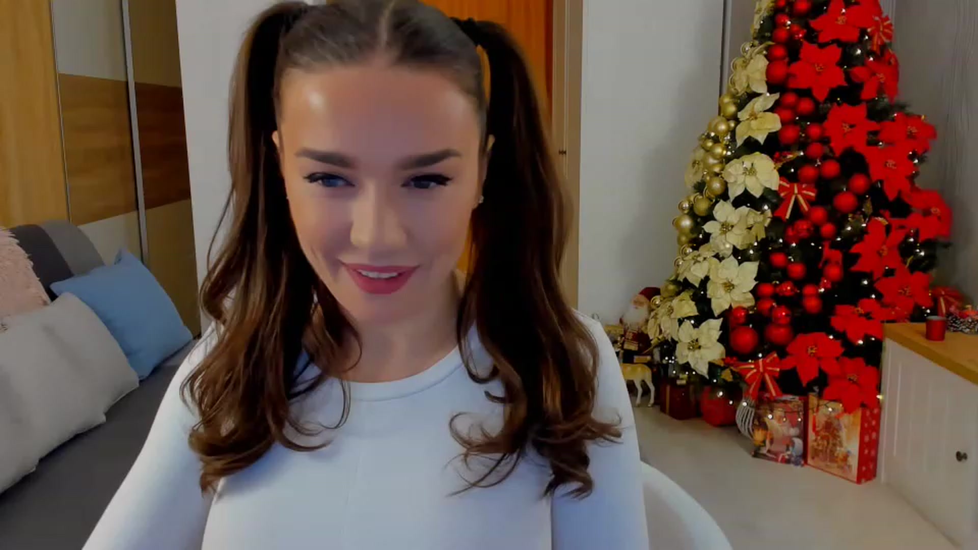Gallery image thumbnail from BellaaDona's myfreecams stream on, 12/08/2022, 14:29 image 3 of 20