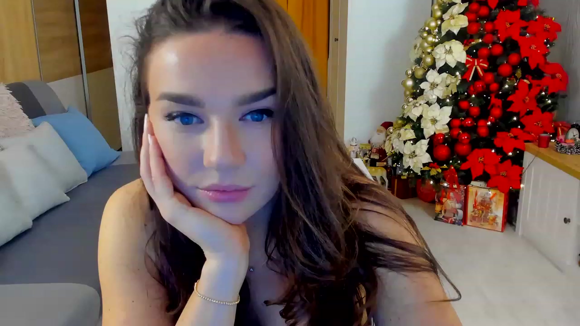 Gallery image thumbnail from BellaaDona's myfreecams stream on, 12/11/2022, 24:00 image 11 of 20