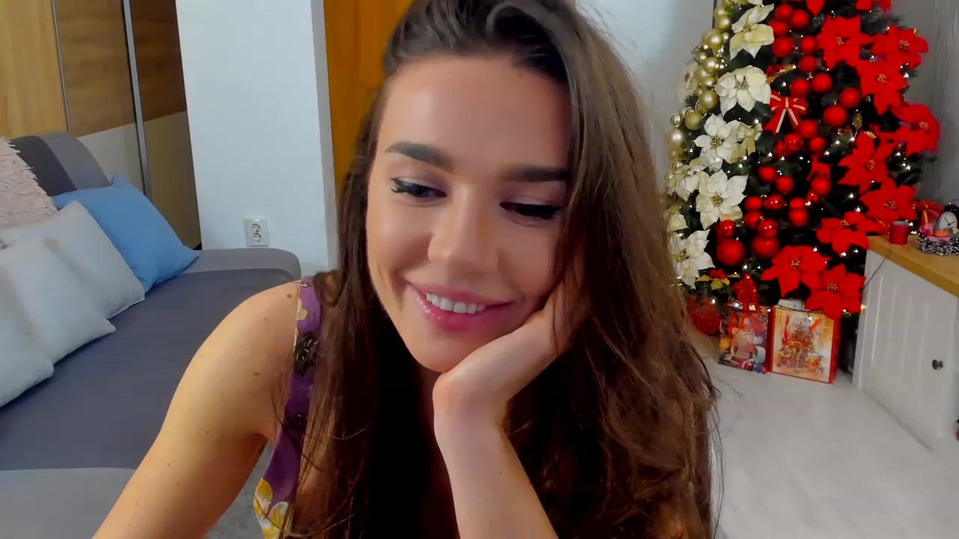 Gallery image thumbnail from BellaaDona's myfreecams stream on, 12/11/2022, 24:00 image 8 of 20