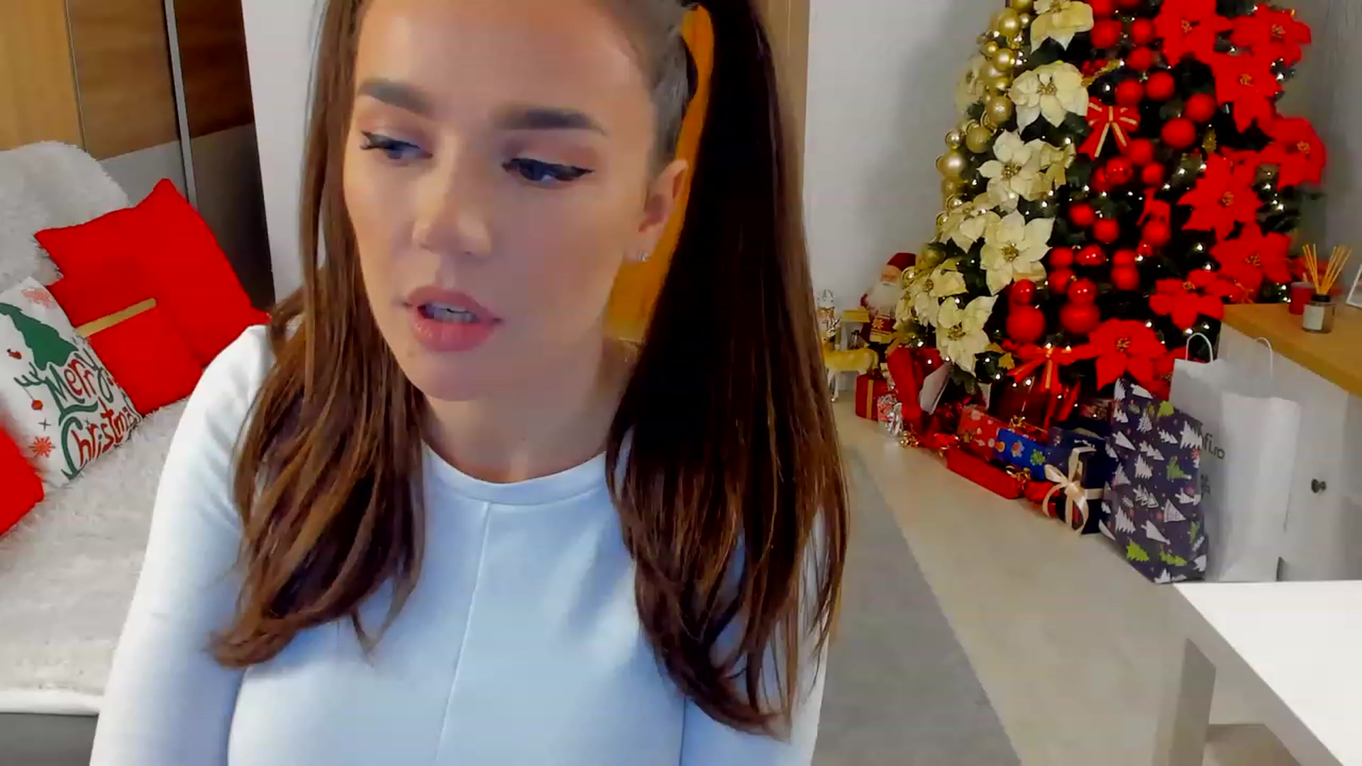 Gallery image thumbnail from BellaaDona's myfreecams stream on, 12/22/2022, 23:59 image 10 of 20