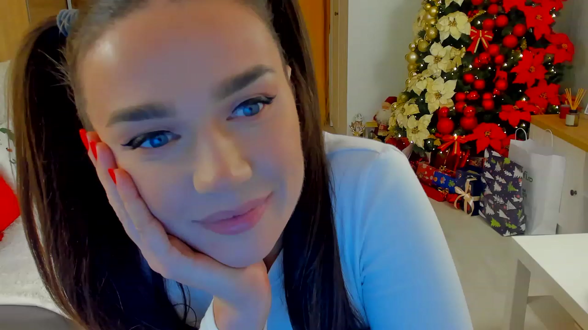 Gallery image thumbnail from BellaaDona's myfreecams stream on, 12/23/2022, 01:16 image 12 of 20