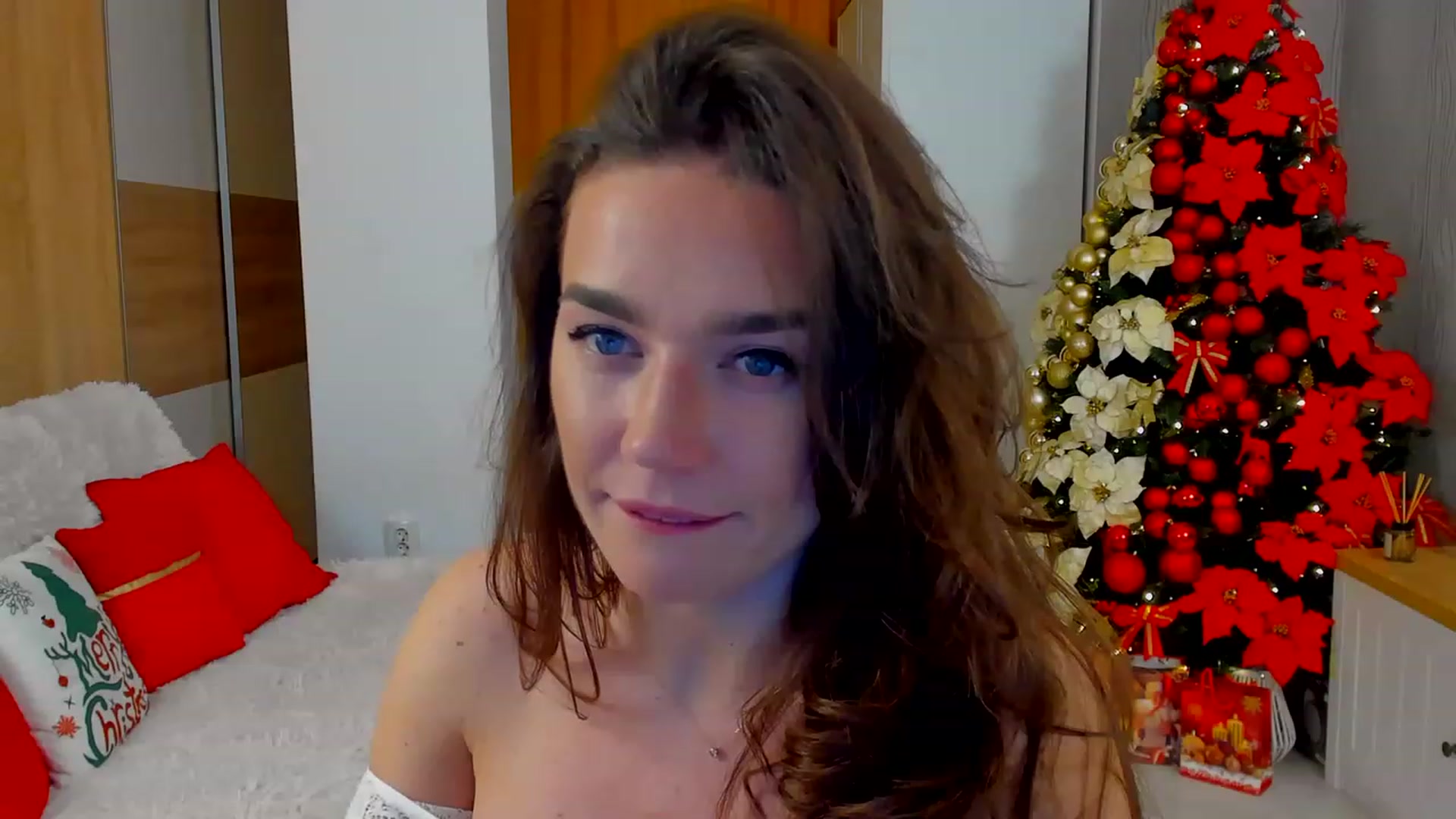 Gallery image thumbnail from BellaaDona's myfreecams stream on, 01/02/2023, 22:39 image 16 of 20