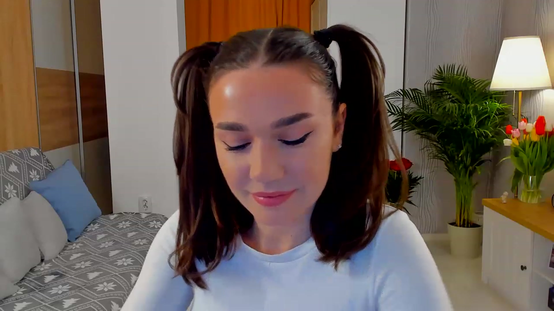Gallery image thumbnail from BellaaDona's myfreecams stream on, 02/17/2023, 23:35 image 17 of 20