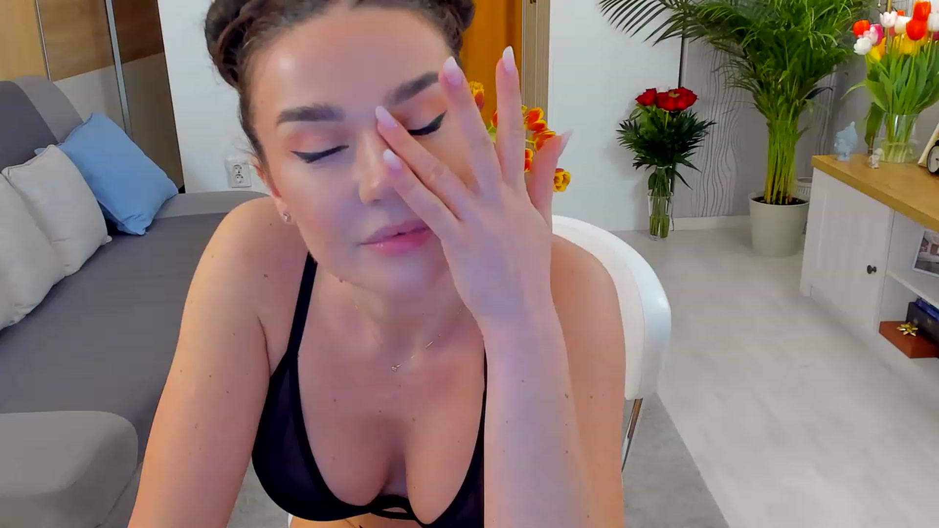 Gallery image thumbnail from BellaaDona's myfreecams stream on, 02/19/2023, 01:36 image 14 of 20