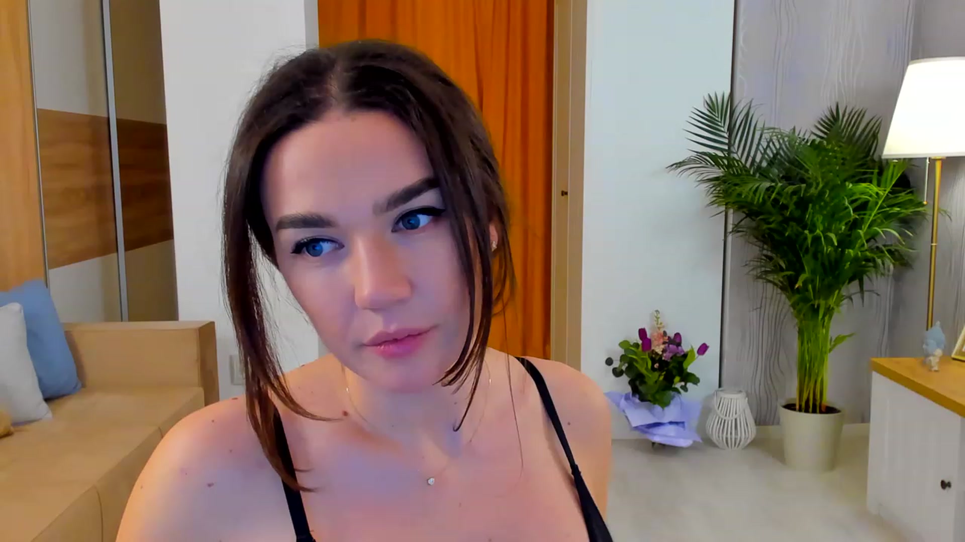 Gallery image thumbnail from BellaaDona's myfreecams stream on, 03/13/2023, 24:51 image 11 of 20