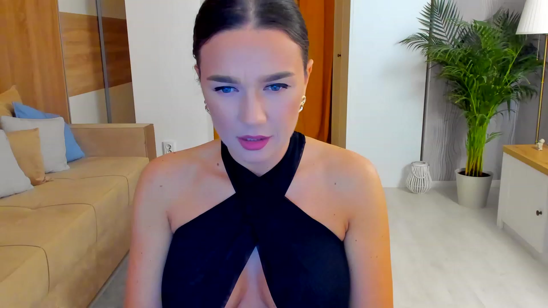 Gallery image thumbnail from BellaaDona's myfreecams stream on, 05/05/2023, 24:07 image 1 of 20