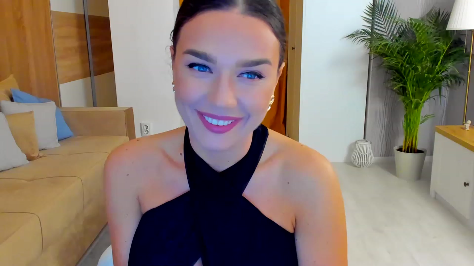 Gallery image thumbnail from BellaaDona's myfreecams stream on, 05/05/2023, 24:07 image 8 of 20