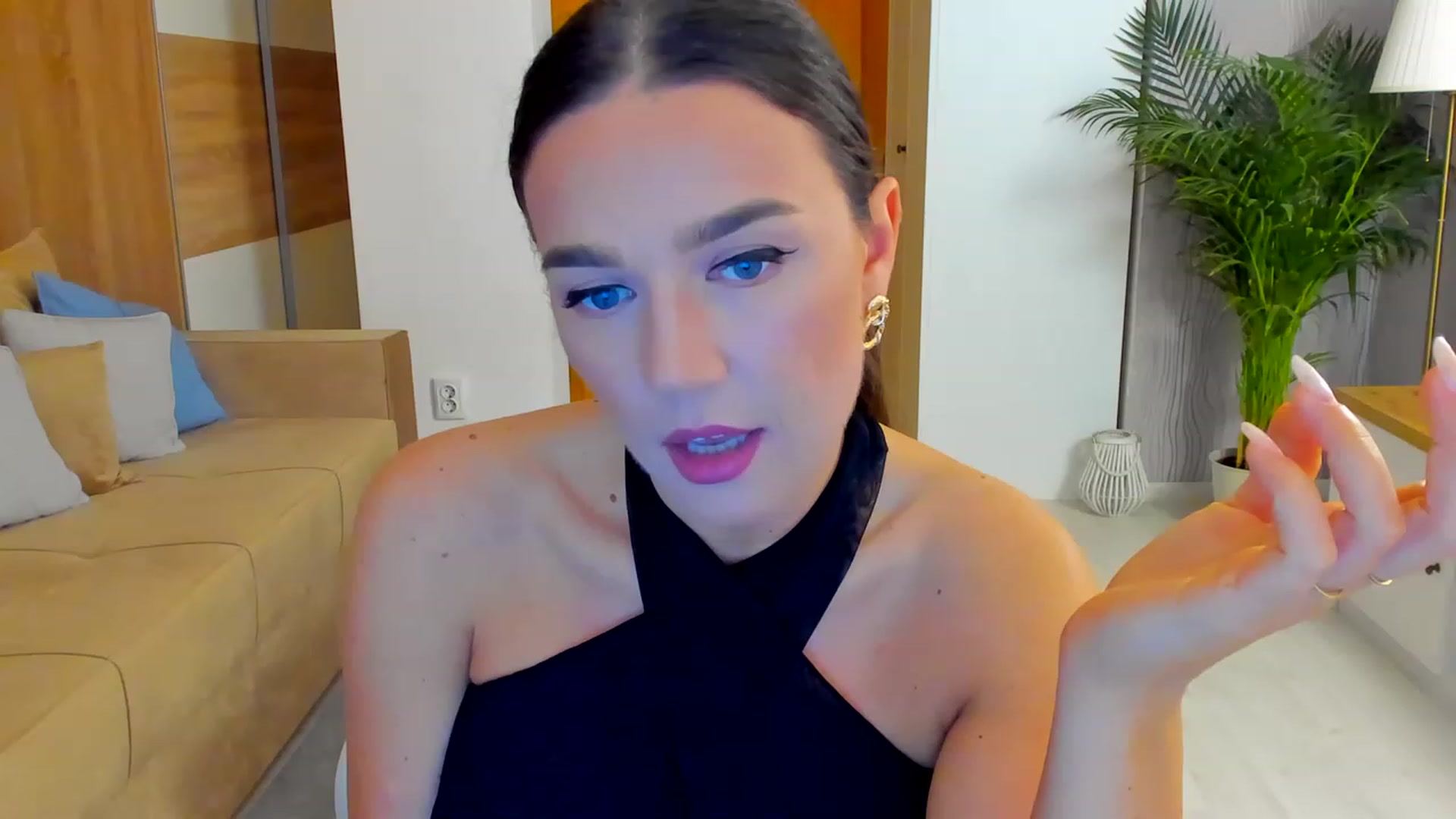 Gallery image thumbnail from BellaaDona's myfreecams stream on, 05/05/2023, 24:07 image 7 of 20