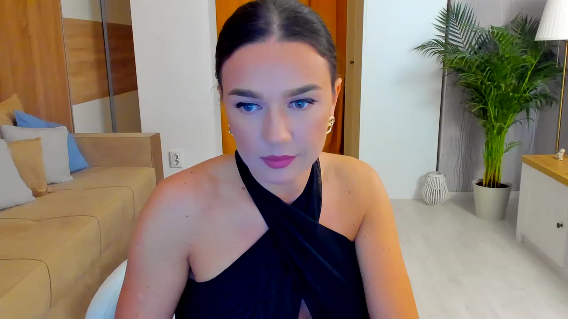 Gallery image thumbnail from BellaaDona's myfreecams stream on, 05/05/2023, 24:07 image 15 of 20