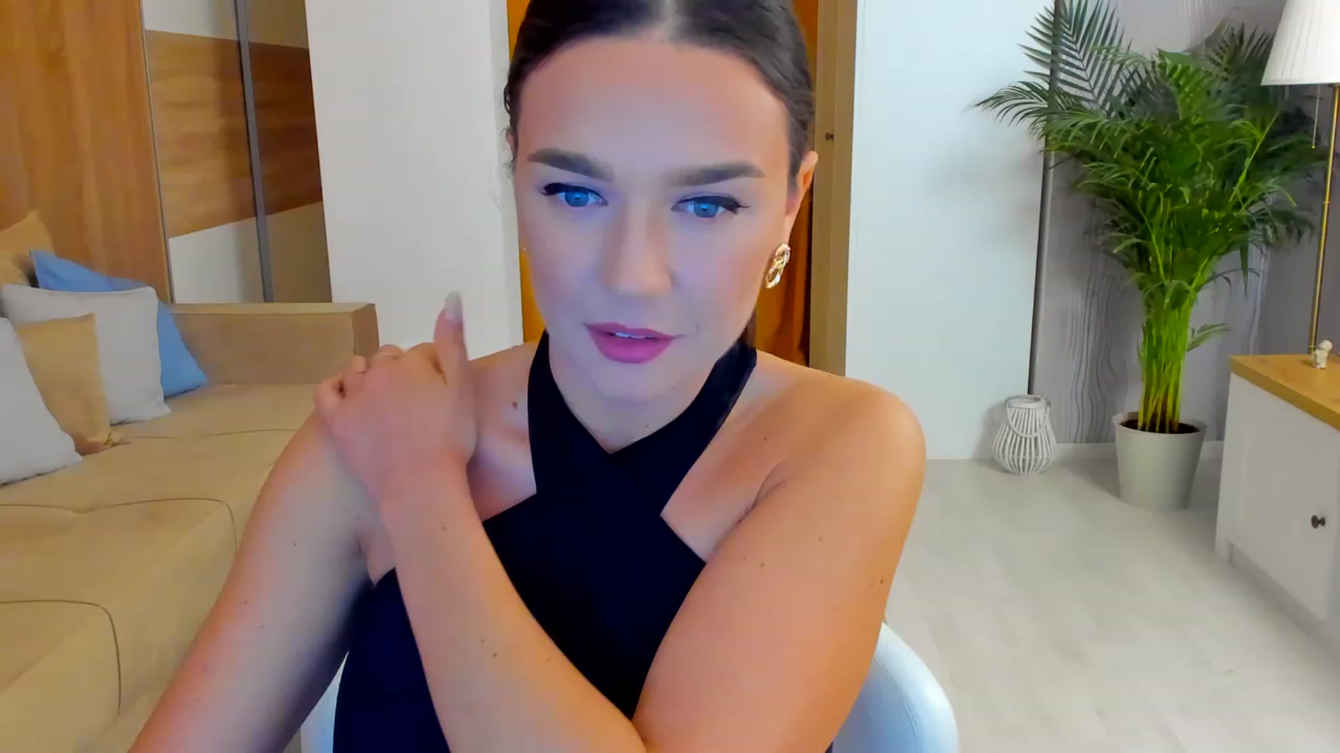 Gallery image thumbnail from BellaaDona's myfreecams stream on, 05/05/2023, 24:07 image 6 of 20