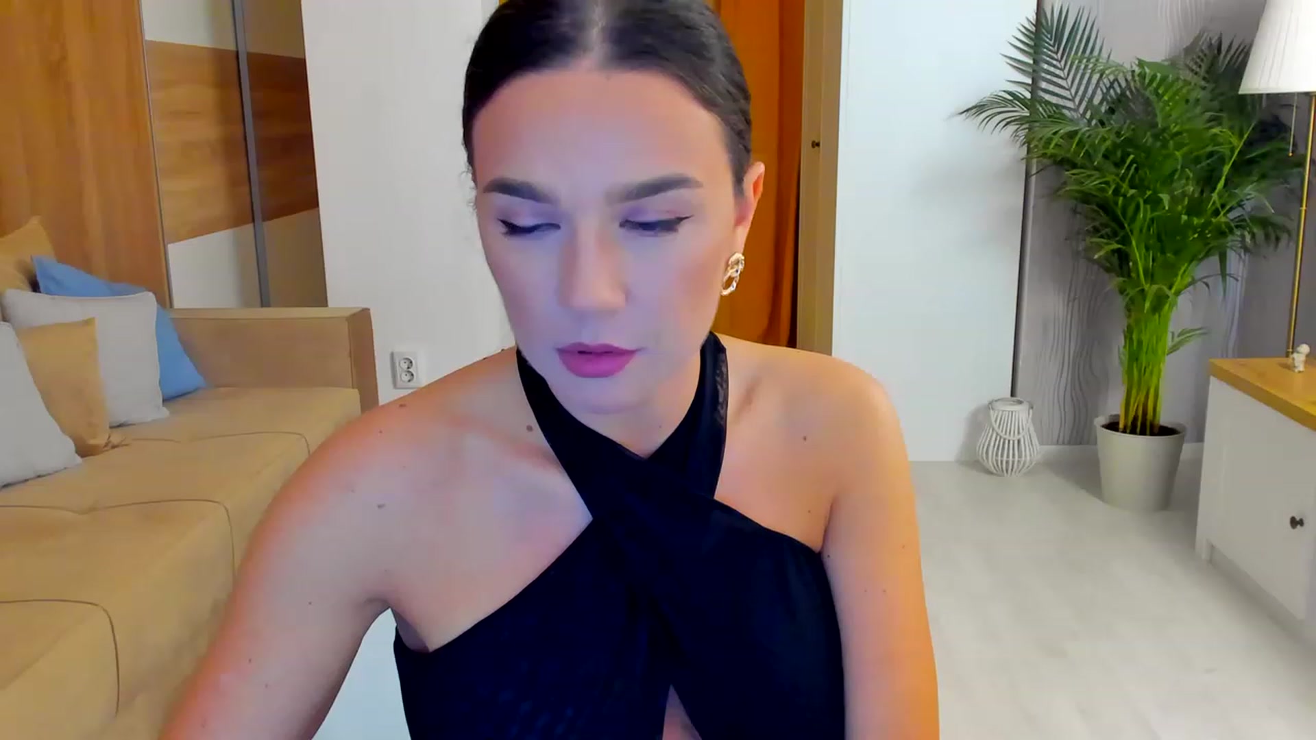 Gallery image thumbnail from BellaaDona's myfreecams stream on, 05/05/2023, 24:07 image 13 of 20