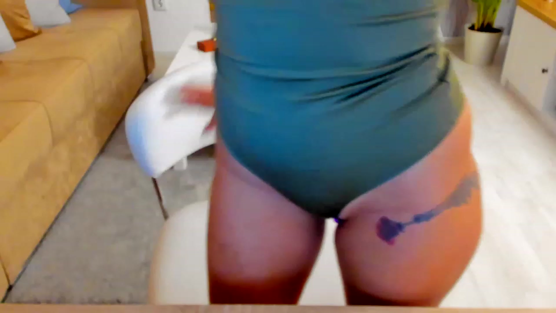 Gallery image thumbnail from BellaaDona's myfreecams stream on, 05/16/2023, 24:17 image 17 of 20