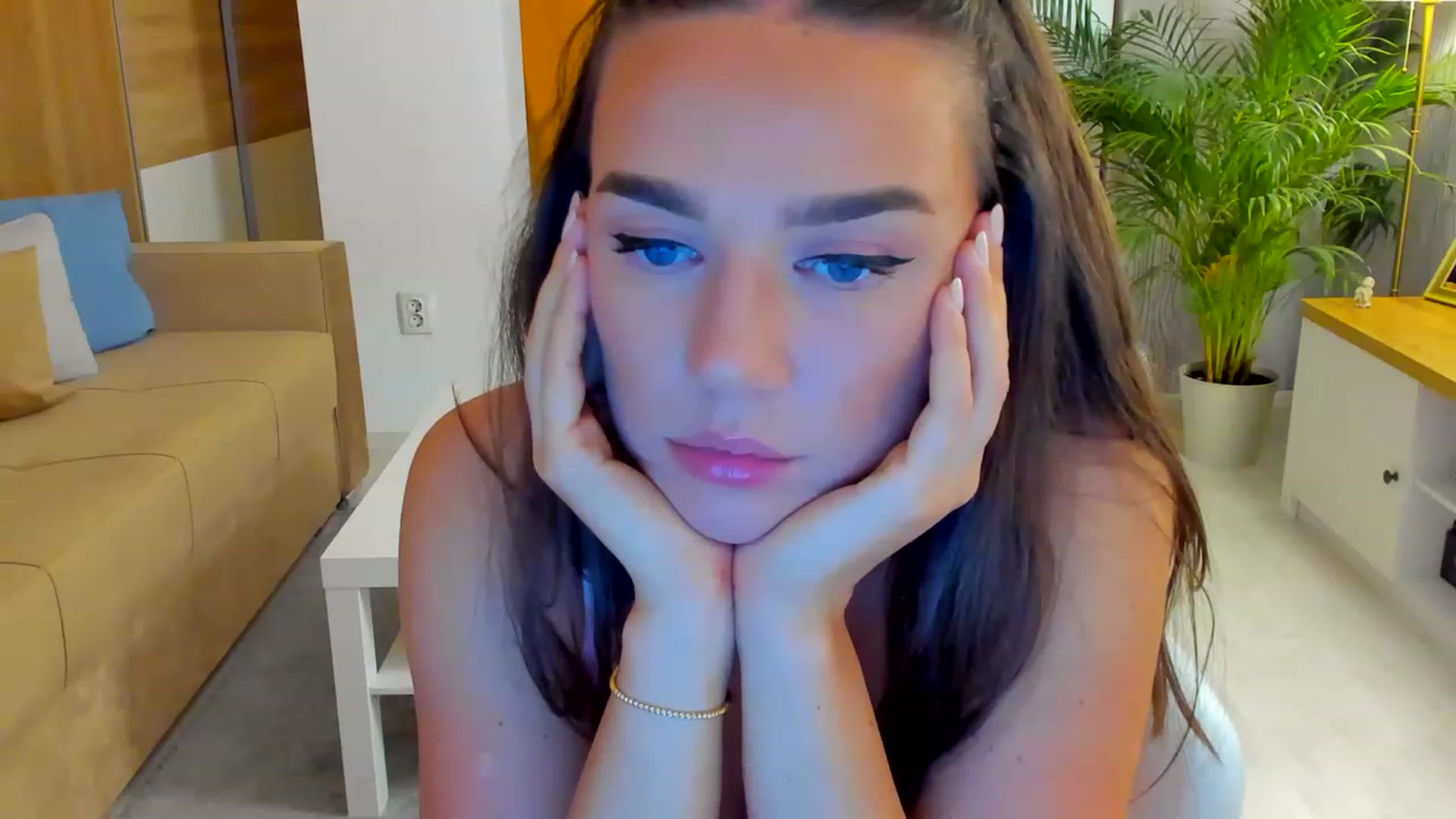 Gallery image thumbnail from BellaaDona's myfreecams stream on, 06/13/2023, 01:25 image 11 of 20