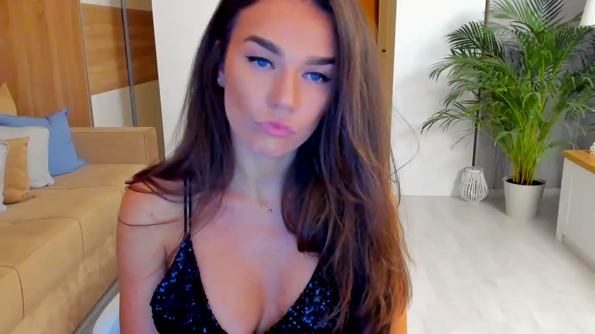 Gallery image thumbnail from BellaaDona's myfreecams stream on, 07/31/2023, 01:29 image 7 of 20