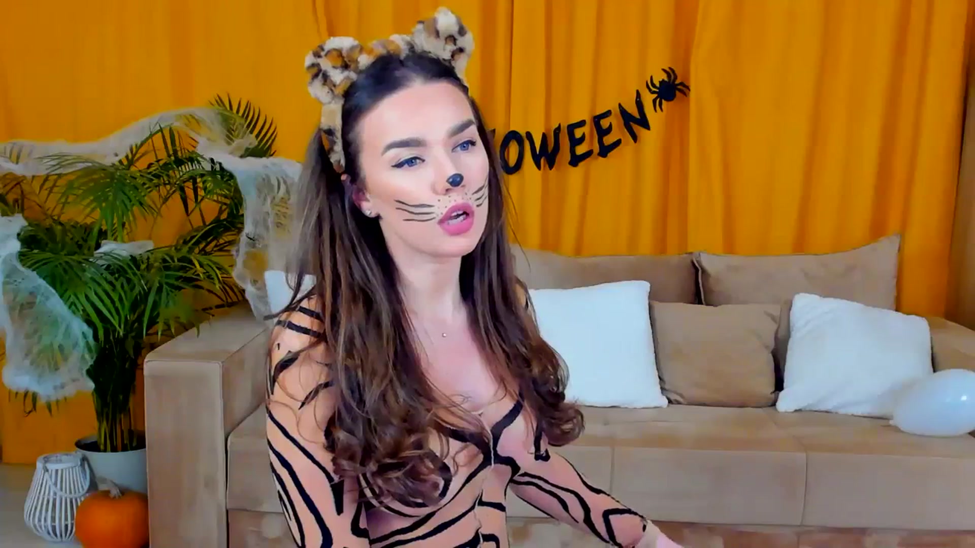 Gallery image thumbnail from BellaaDona's myfreecams stream on, 10/25/2023, 24:05 image 7 of 20