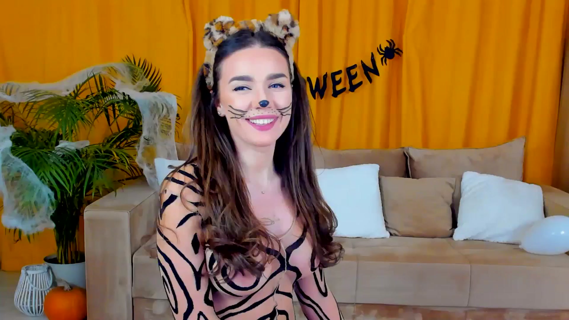 Gallery image thumbnail from BellaaDona's myfreecams stream on, 10/25/2023, 24:05 image 6 of 20
