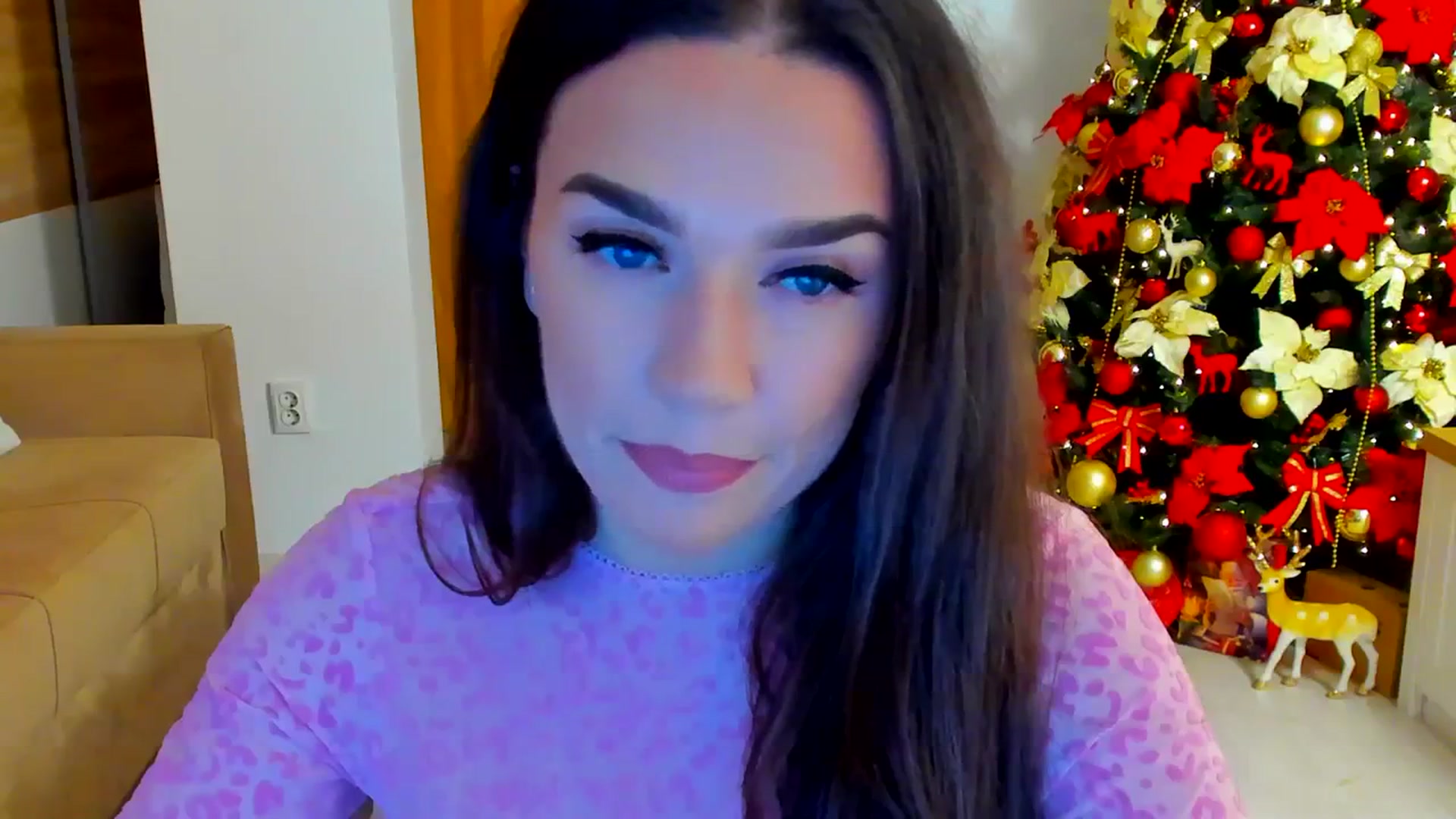 Gallery image thumbnail from BellaaDona's myfreecams stream on, 12/12/2023, 03:10 image 12 of 20