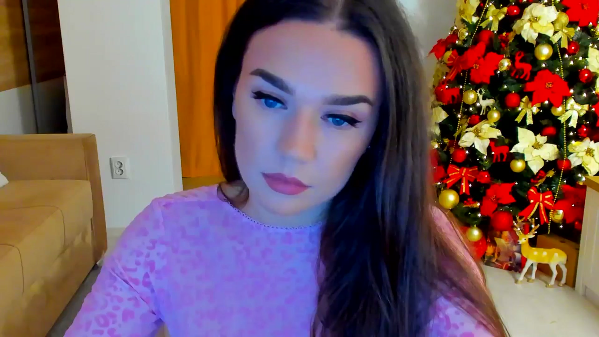 Gallery image thumbnail from BellaaDona's myfreecams stream on, 12/12/2023, 03:10 image 9 of 20