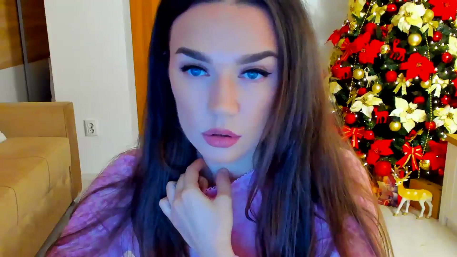 Gallery image thumbnail from BellaaDona's myfreecams stream on, 12/12/2023, 03:10 image 13 of 20