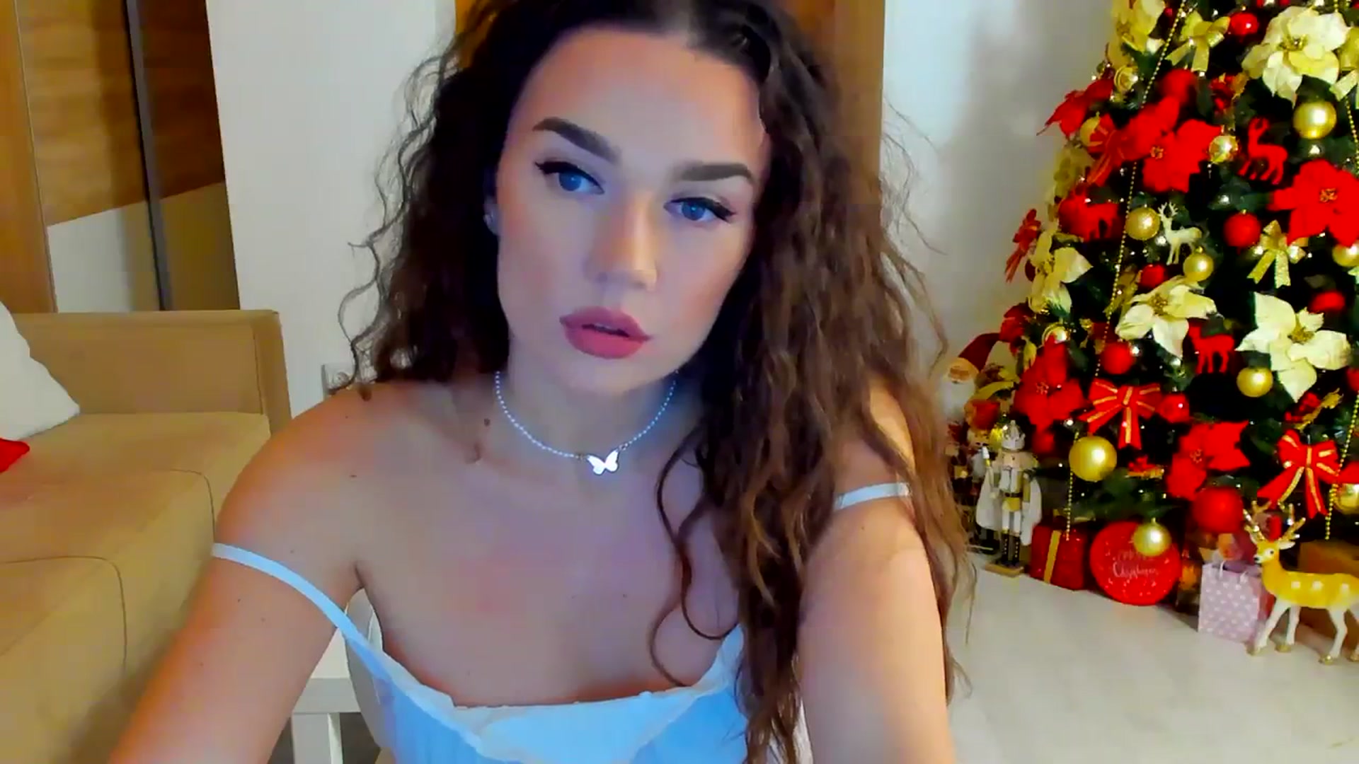 Gallery image thumbnail from BellaaDona's myfreecams stream on, 12/16/2023, 24:31 image 17 of 20