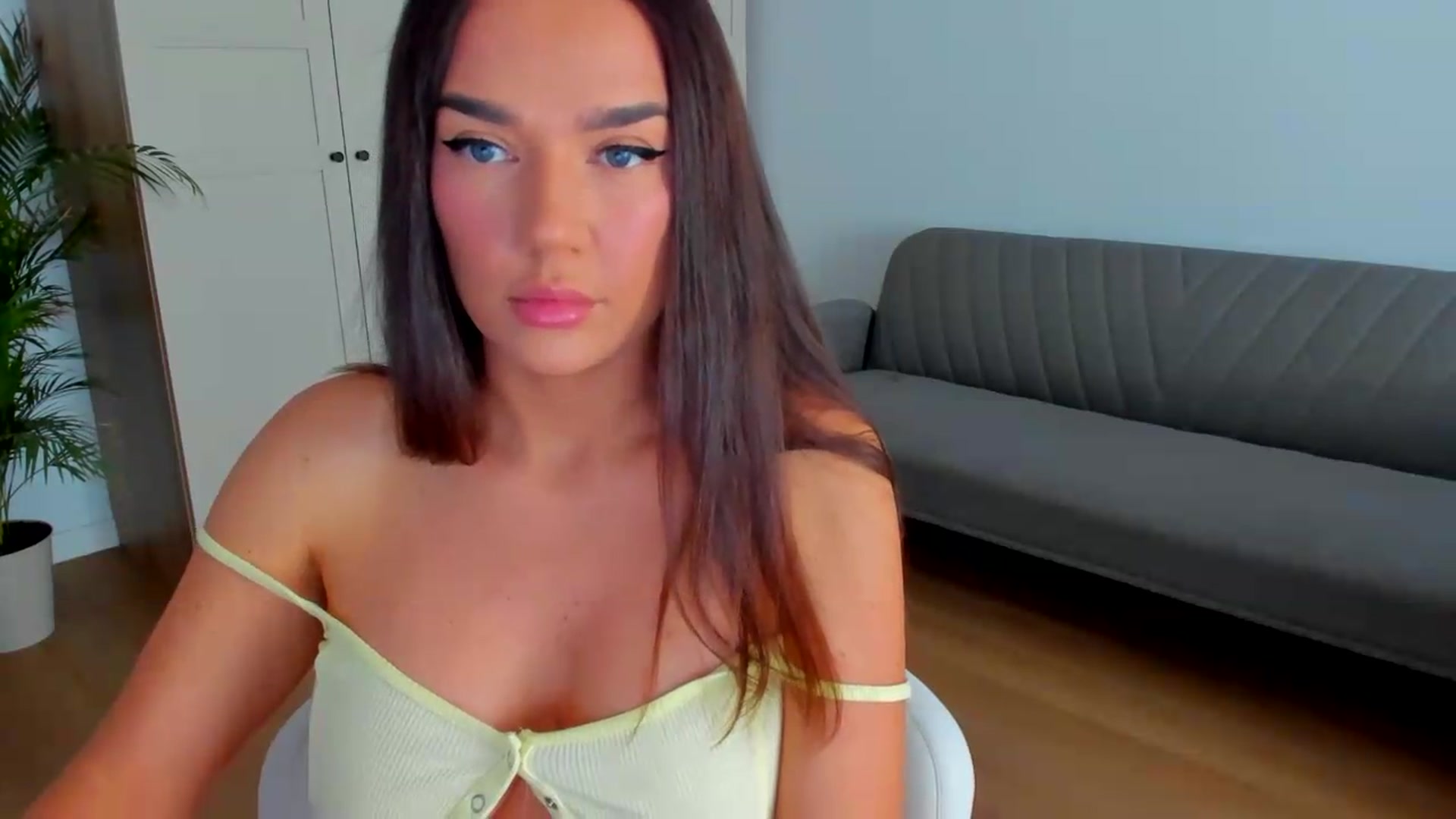 Gallery image thumbnail from BellaaDona's myfreecams stream on, 08/05/2026, 09:55 image 12 of 20