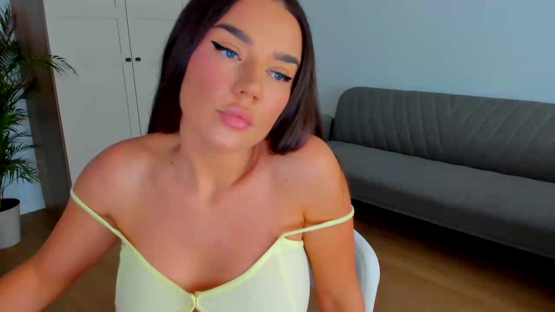 Gallery image thumbnail from BellaaDona's myfreecams stream on, 08/05/2026, 10:54 image 13 of 20