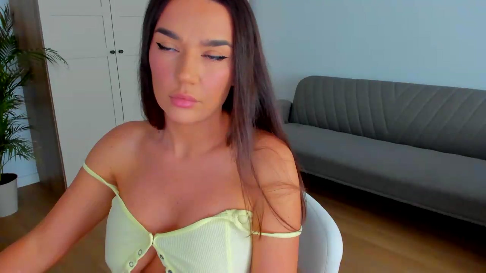 Gallery image thumbnail from BellaaDona's myfreecams stream on, 08/05/2026, 10:54 image 17 of 20
