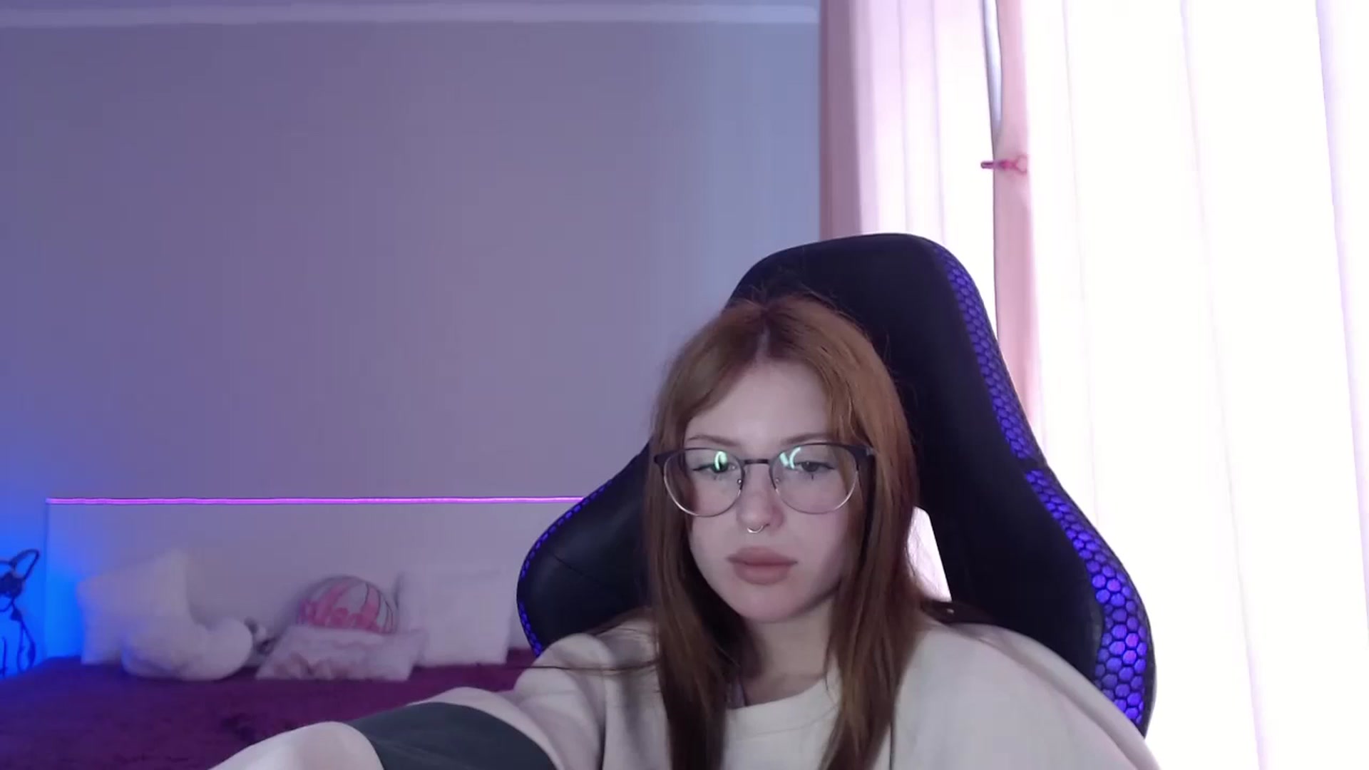 Gallery image thumbnail from BellaaaJones's myfreecams stream on, 04/22/2024, 10:24 image 1 of 20