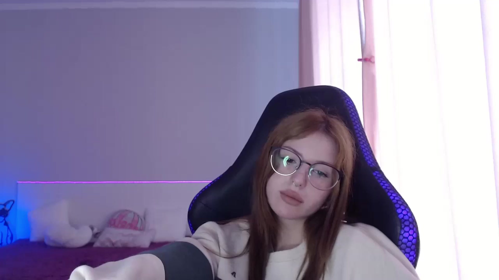 Gallery image thumbnail from BellaaaJones's myfreecams stream on, 04/22/2024, 10:24 image 2 of 20