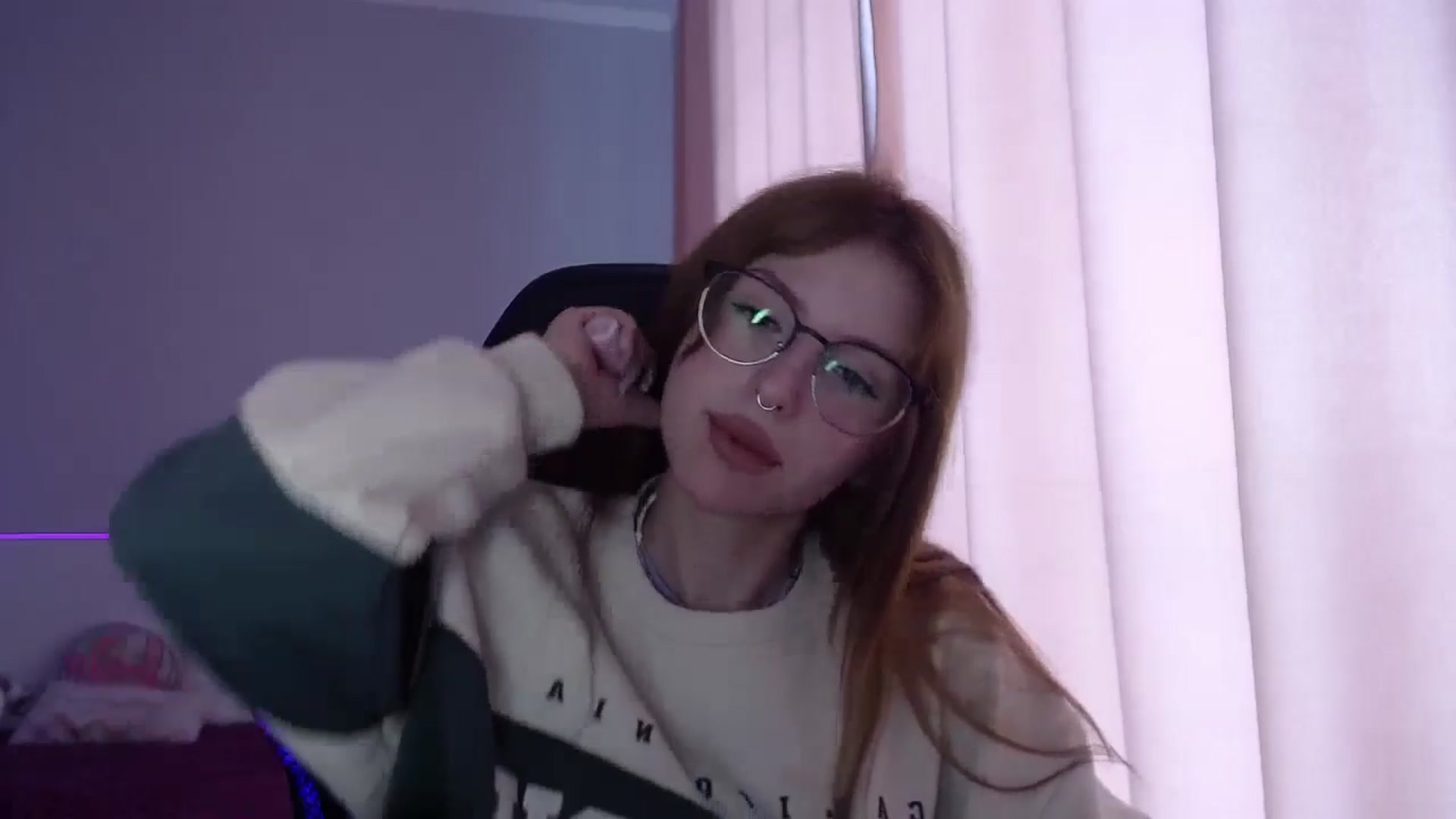 Gallery image thumbnail from BellaaaJones's myfreecams stream on, 04/22/2024, 10:24 image 10 of 20