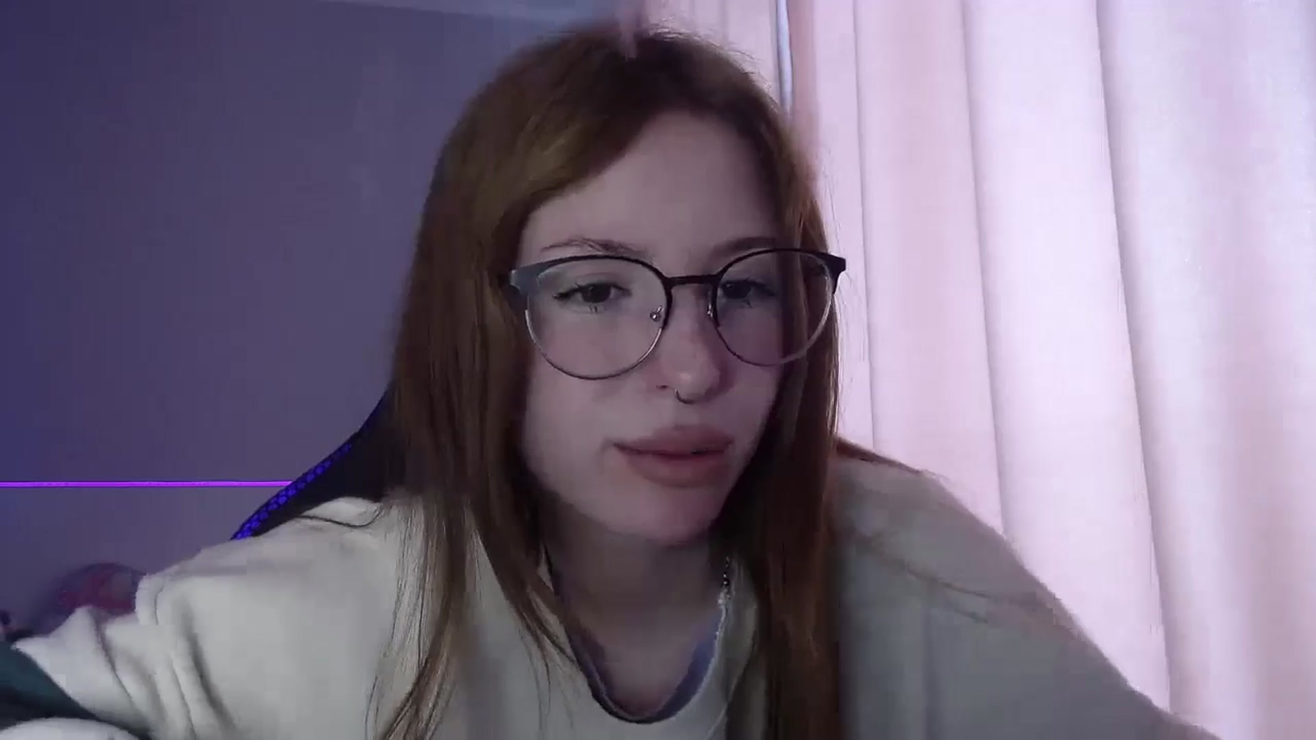 Gallery image thumbnail from BellaaaJones's myfreecams stream on, 04/22/2024, 10:24 image 16 of 20