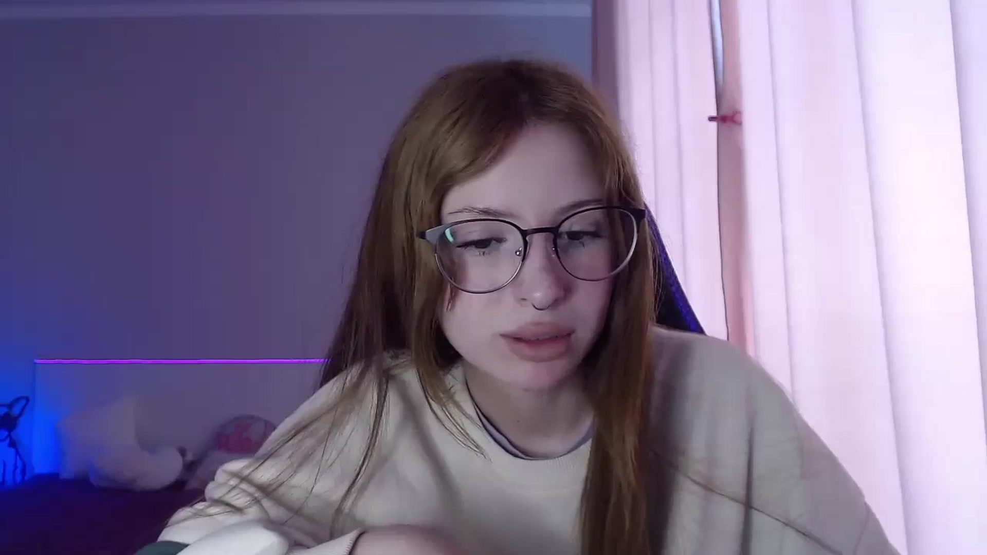 Gallery image thumbnail from BellaaaJones's myfreecams stream on, 04/22/2024, 10:24 image 9 of 20